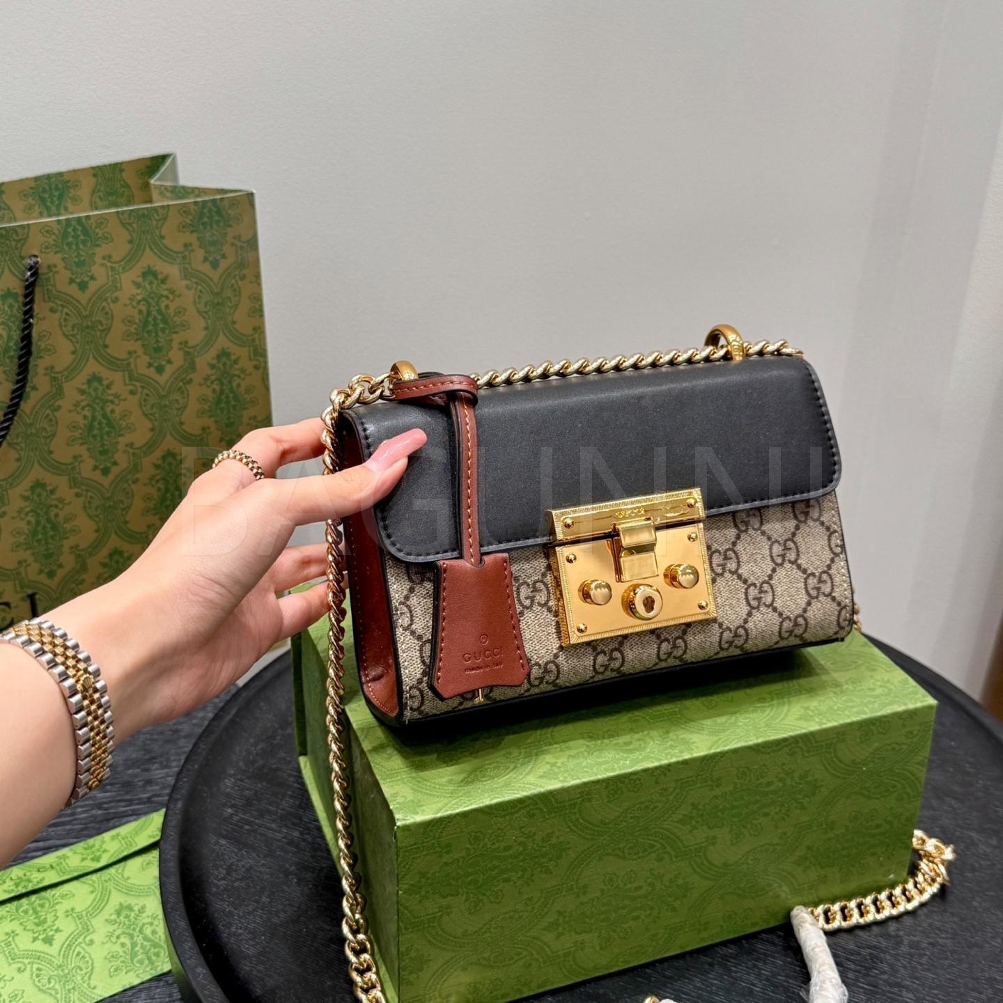 구찌 패드락 체인백