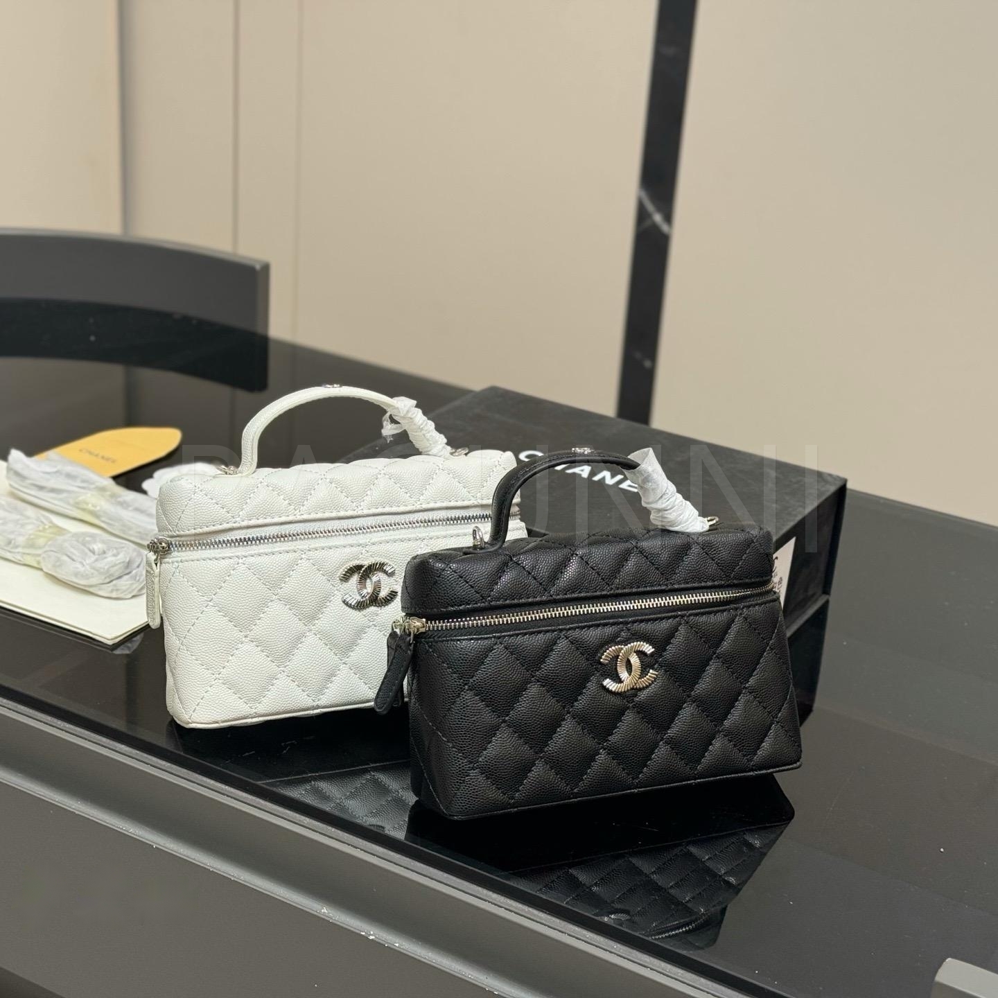 샤넬 19 호보 백