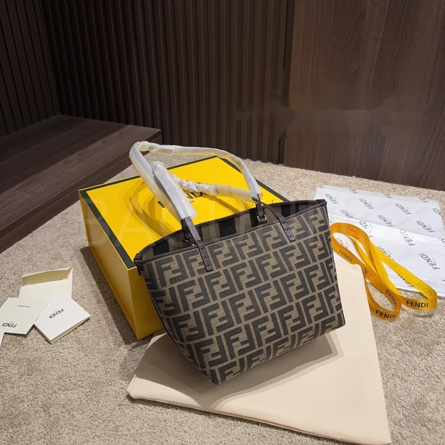 펜디 FF 롤 토트백