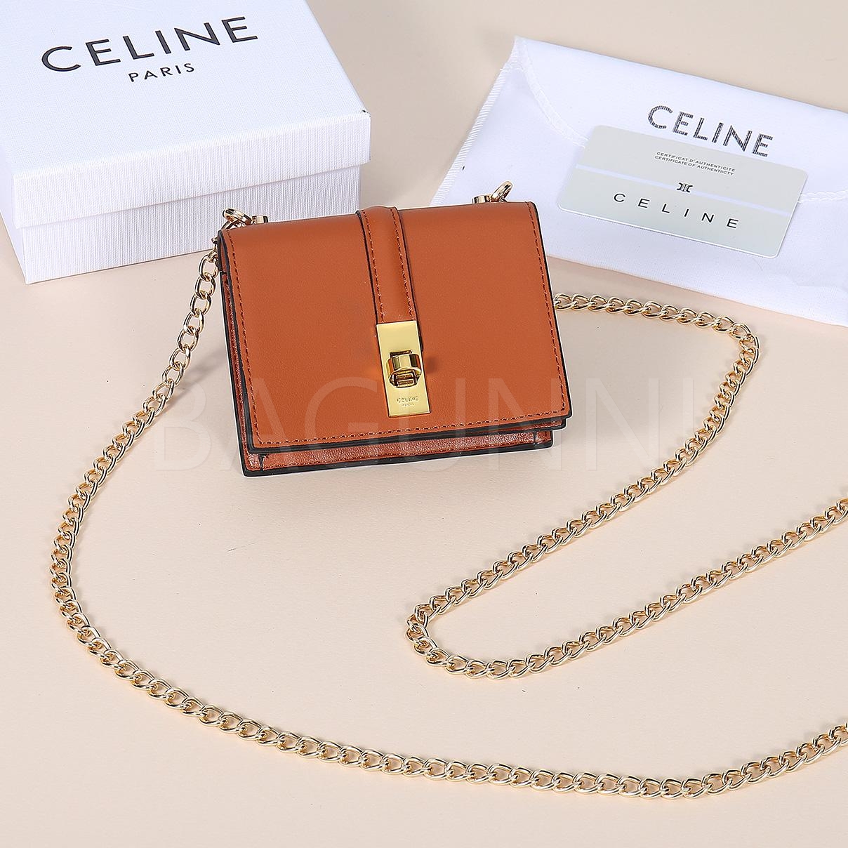 셀린느 트리옹프 플랩 카드지갑