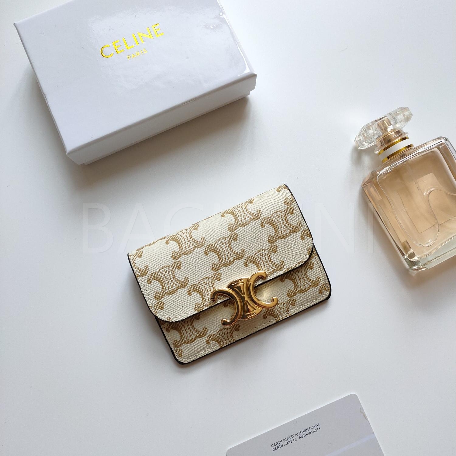 셀린느 트리옹프 플랩 카드지갑