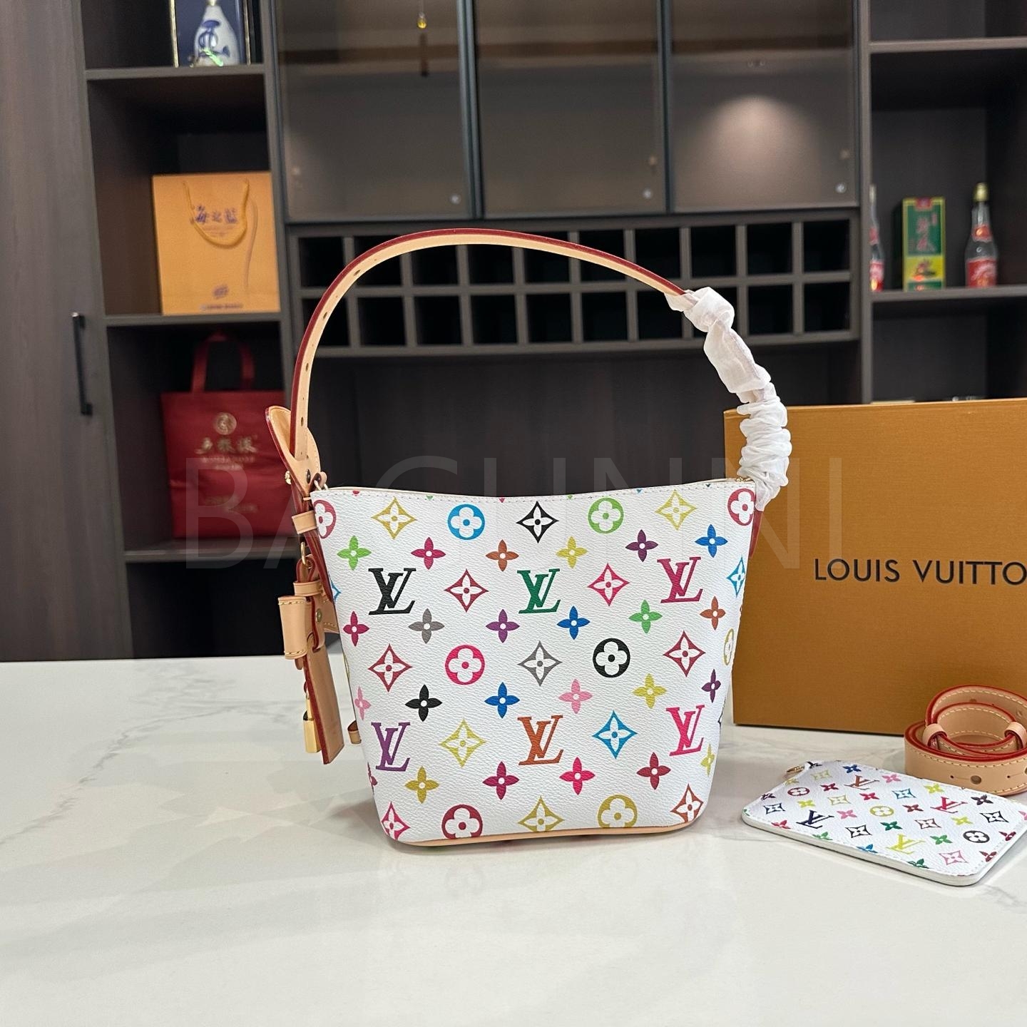 루이비통 멀티컬러 올 인 BB 버킷 백