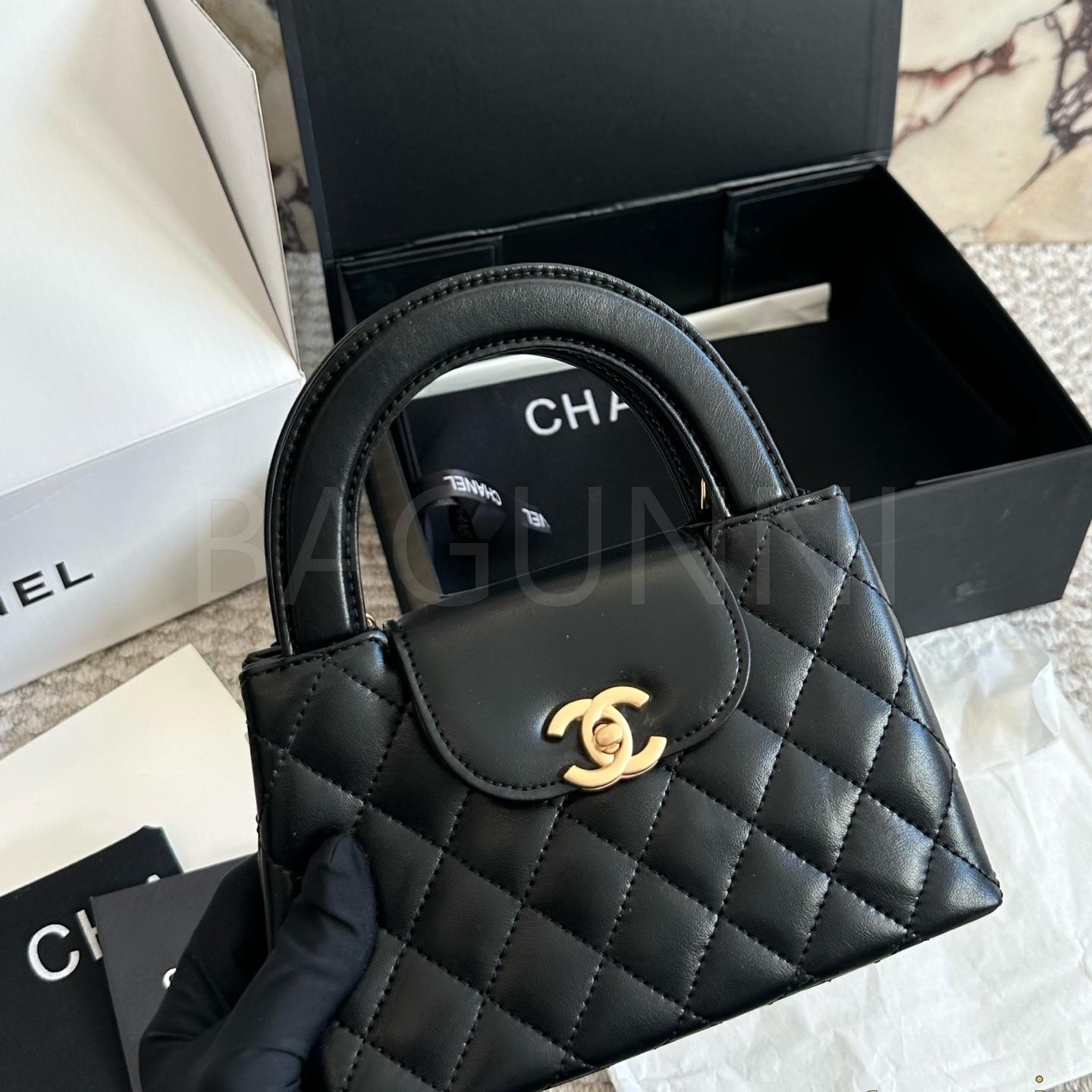 샤넬 클래식 플랩 탑핸들 미니백