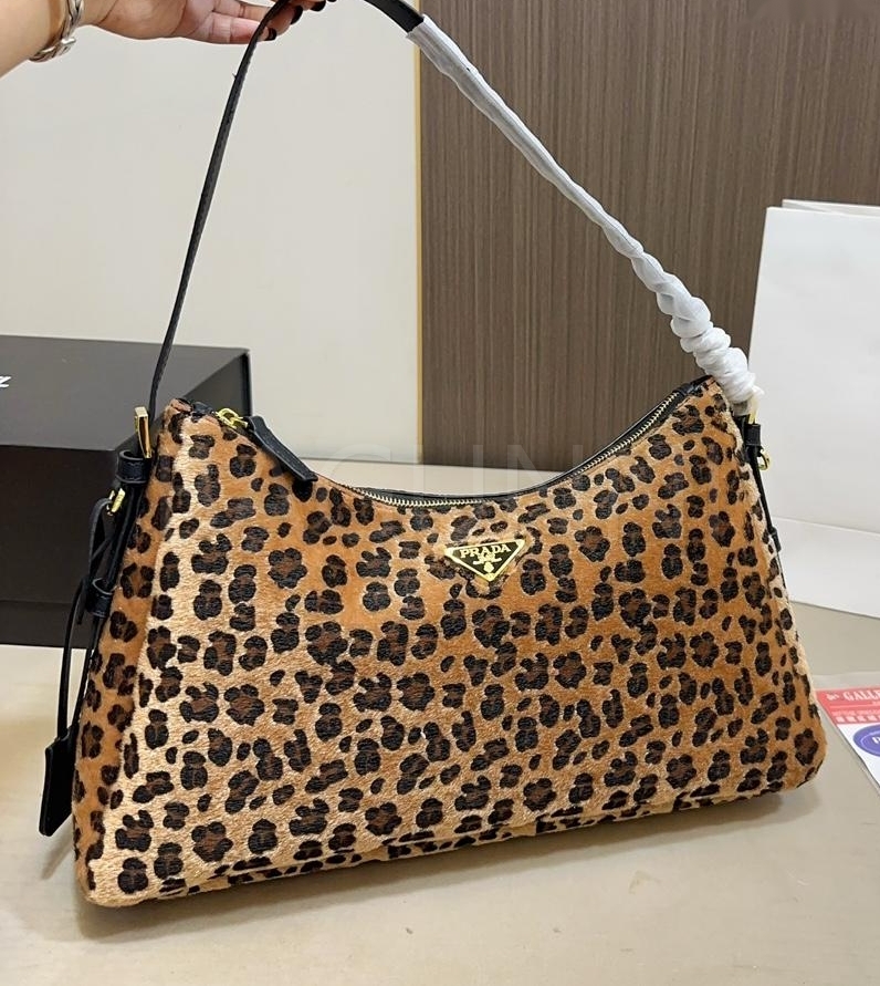 프라다 에이미 호보백