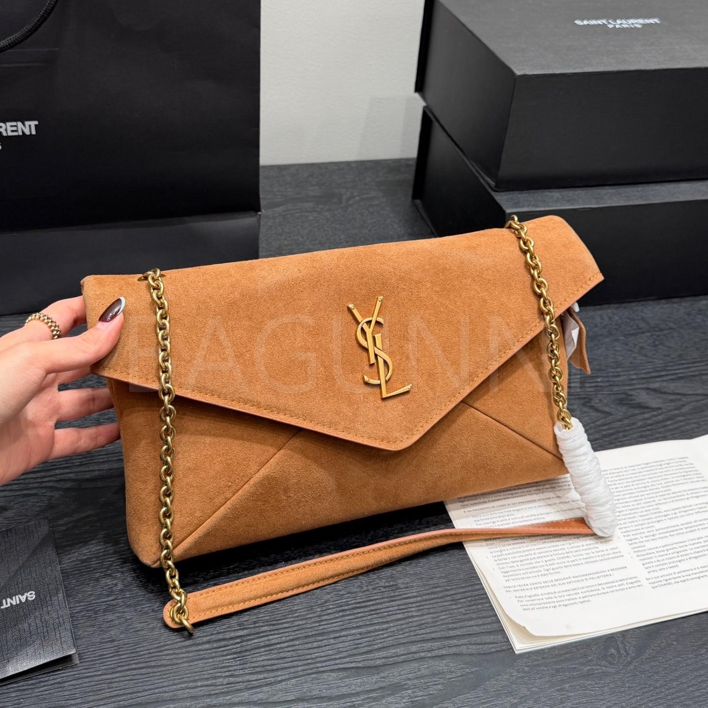 YSL 스웨이드 클러치