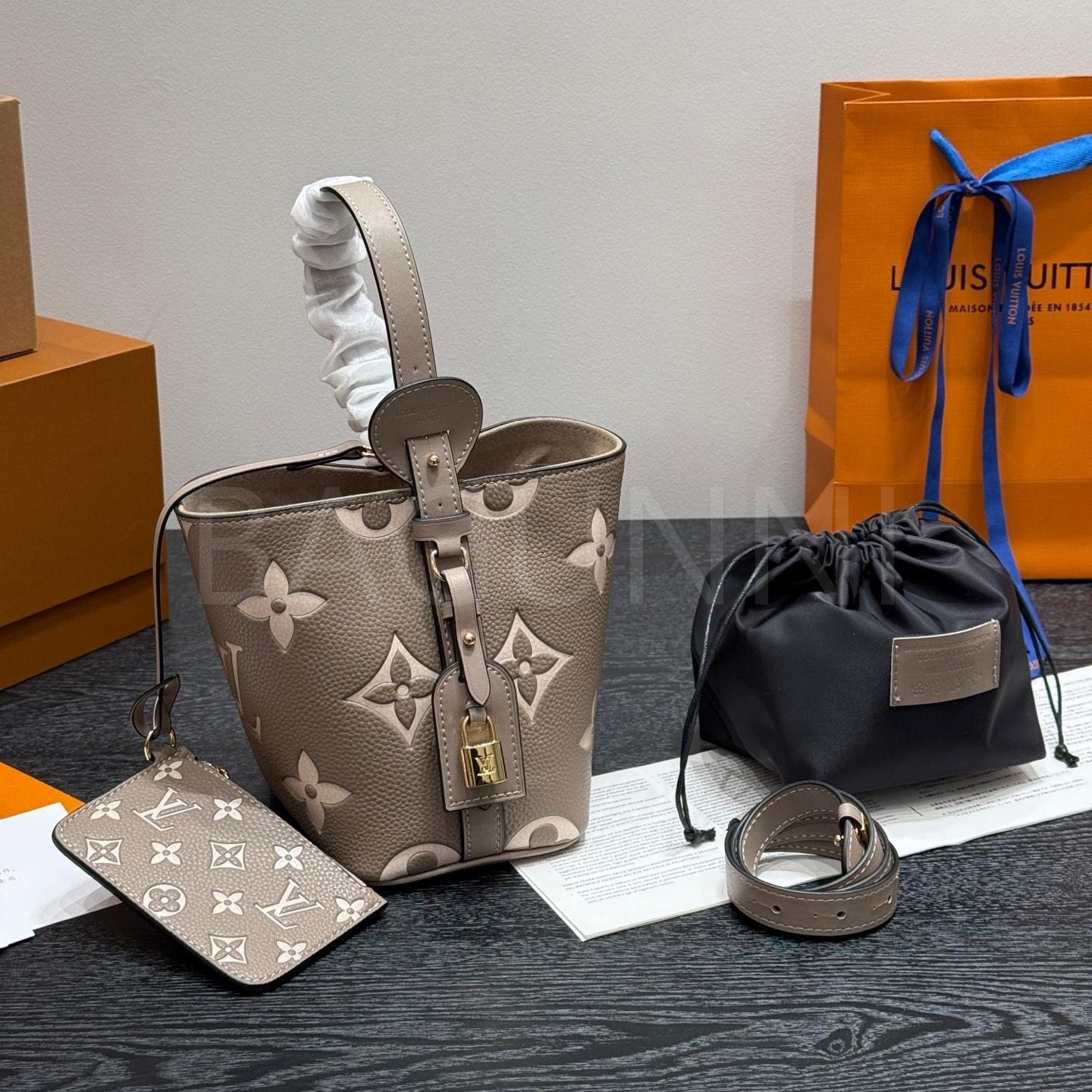 루이비통 올 인 버킷 백