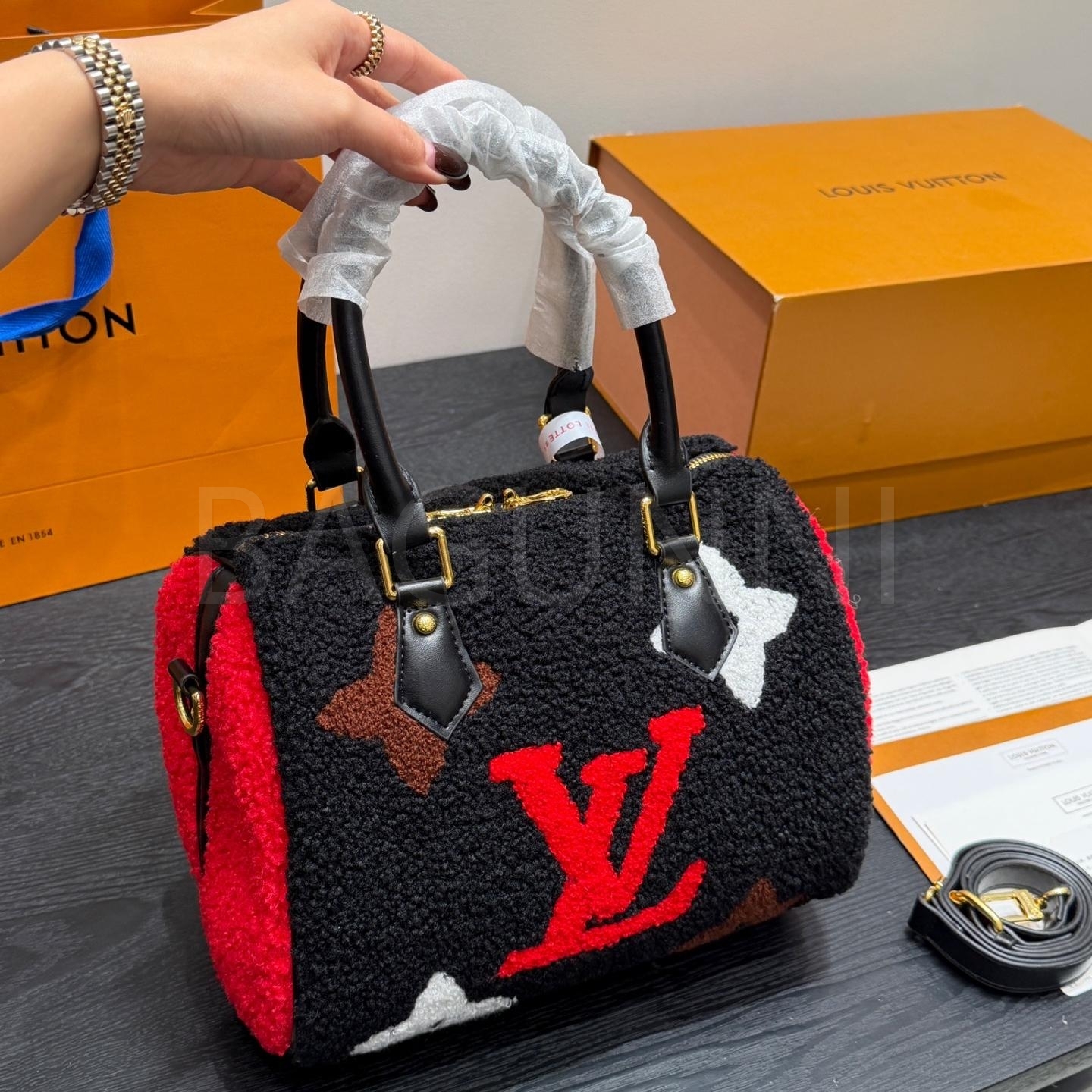 루이비통 스피디 반둘리에 셰르파 보스턴백