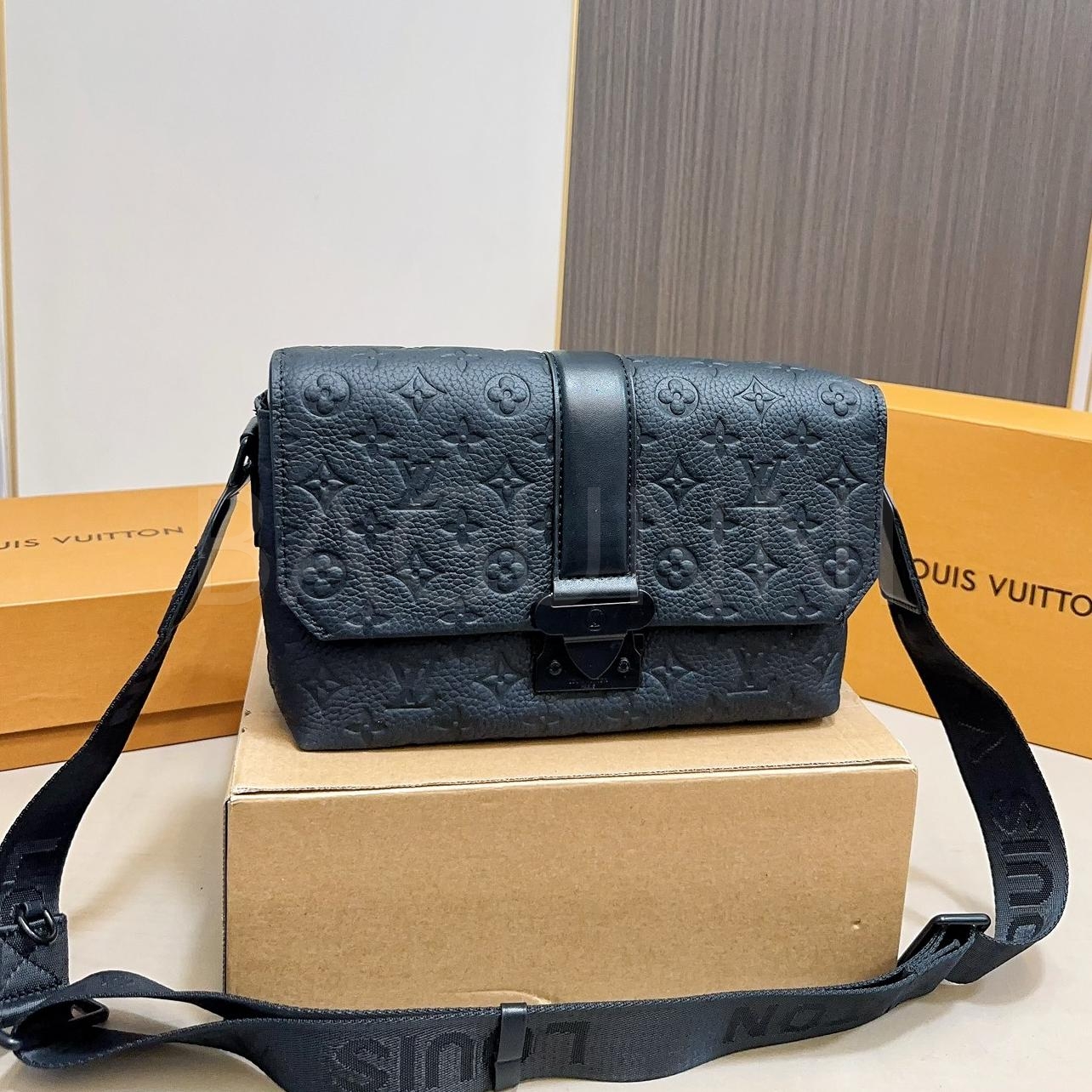 루이비통 S-Cape 메신저 백