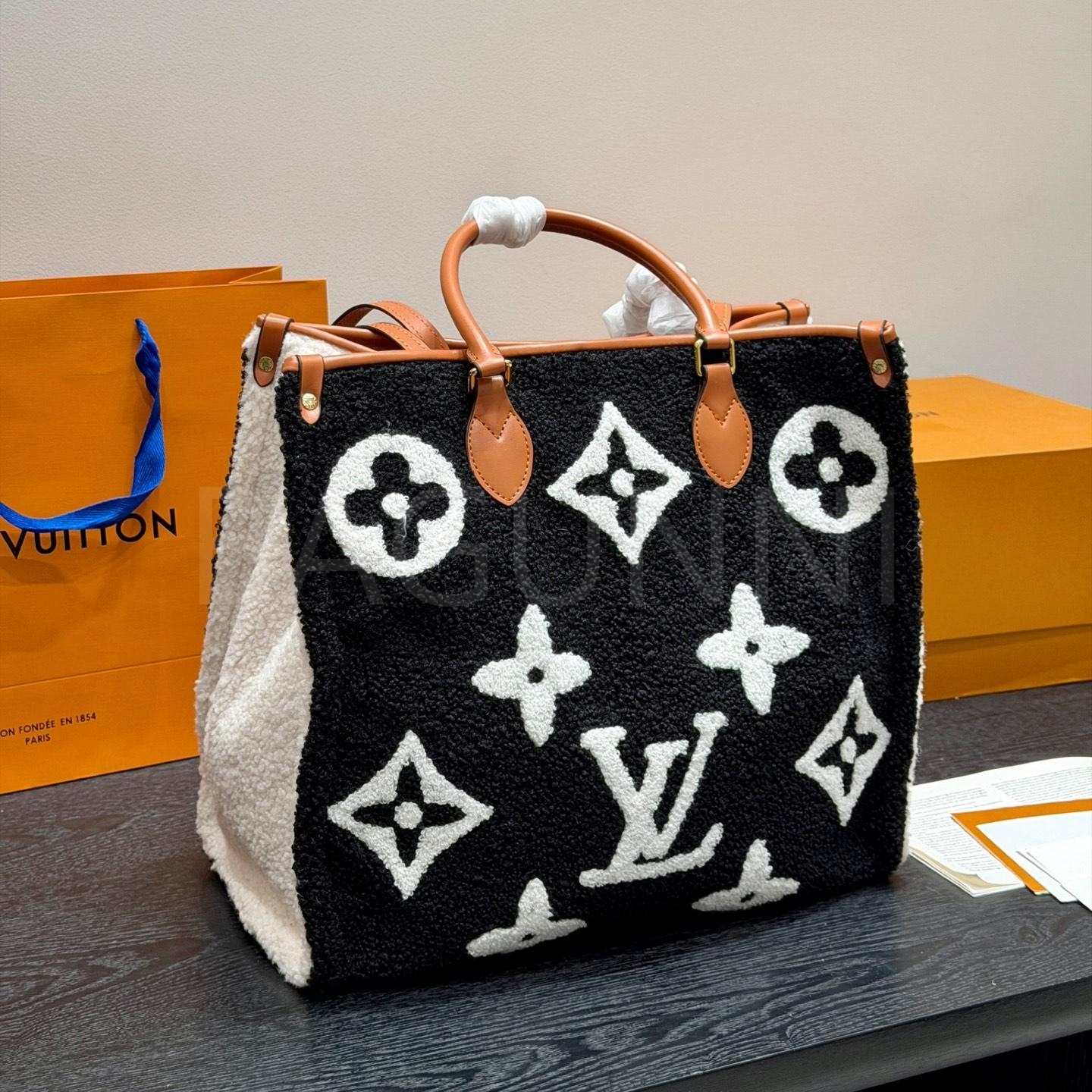 루이비통 온더고 토트백