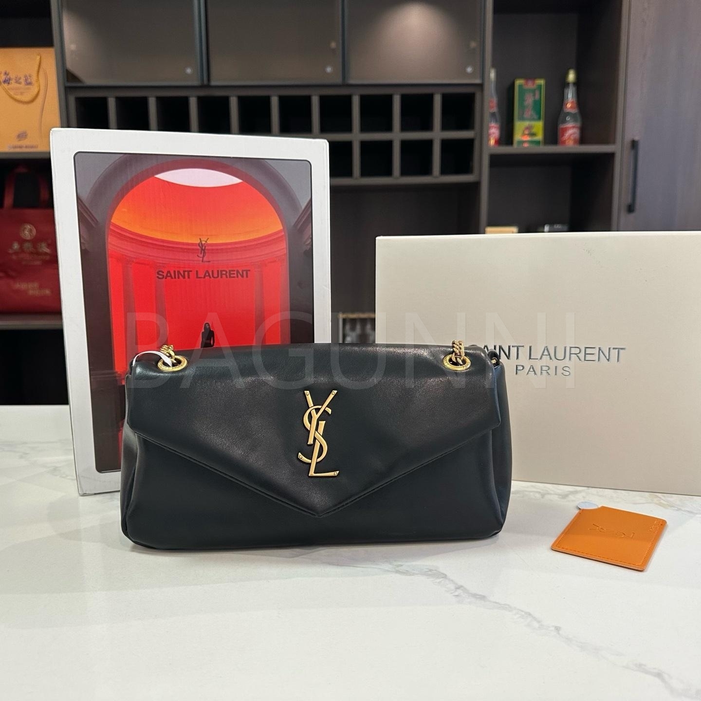 YSL 레더 숄더백