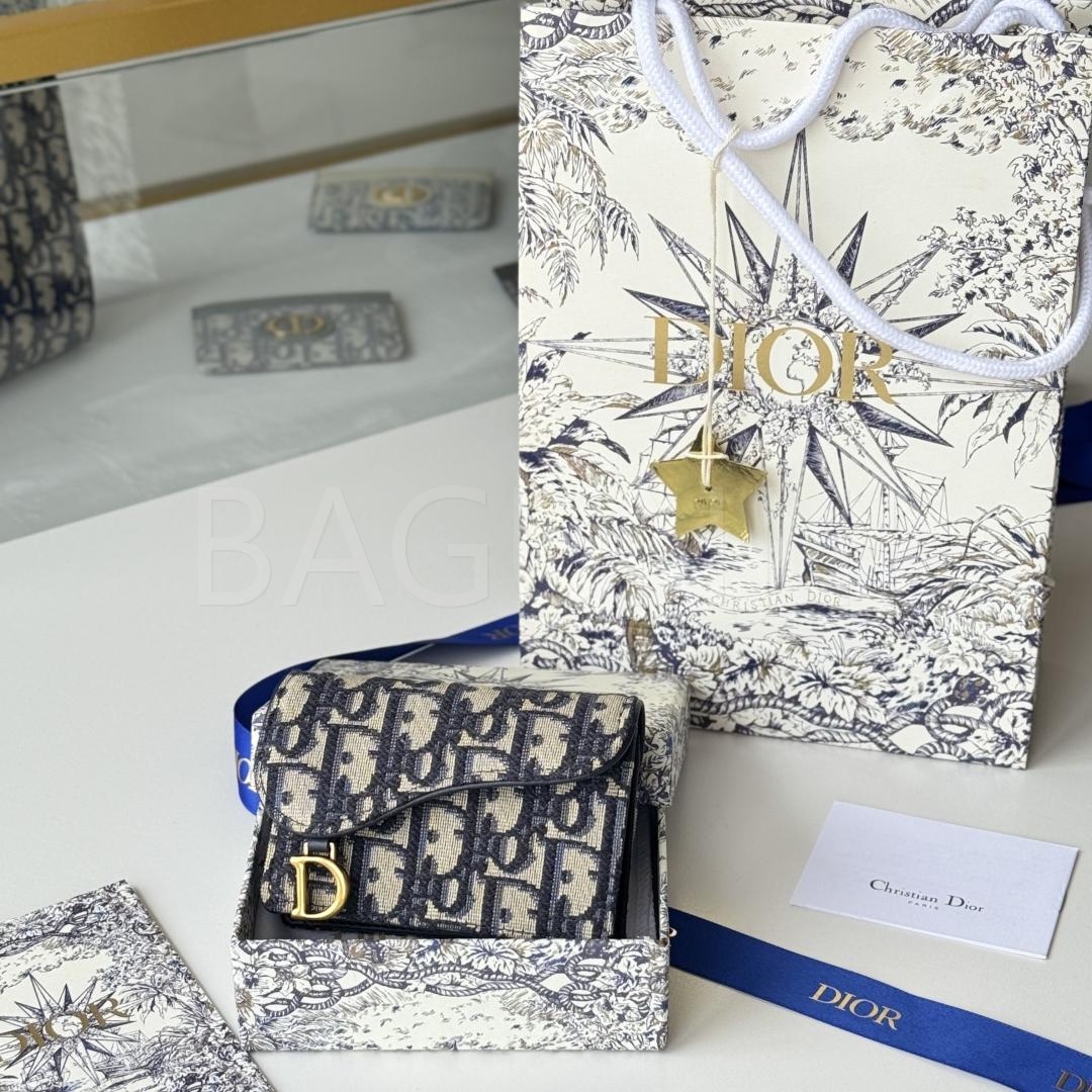 디올 플랩 카드지갑