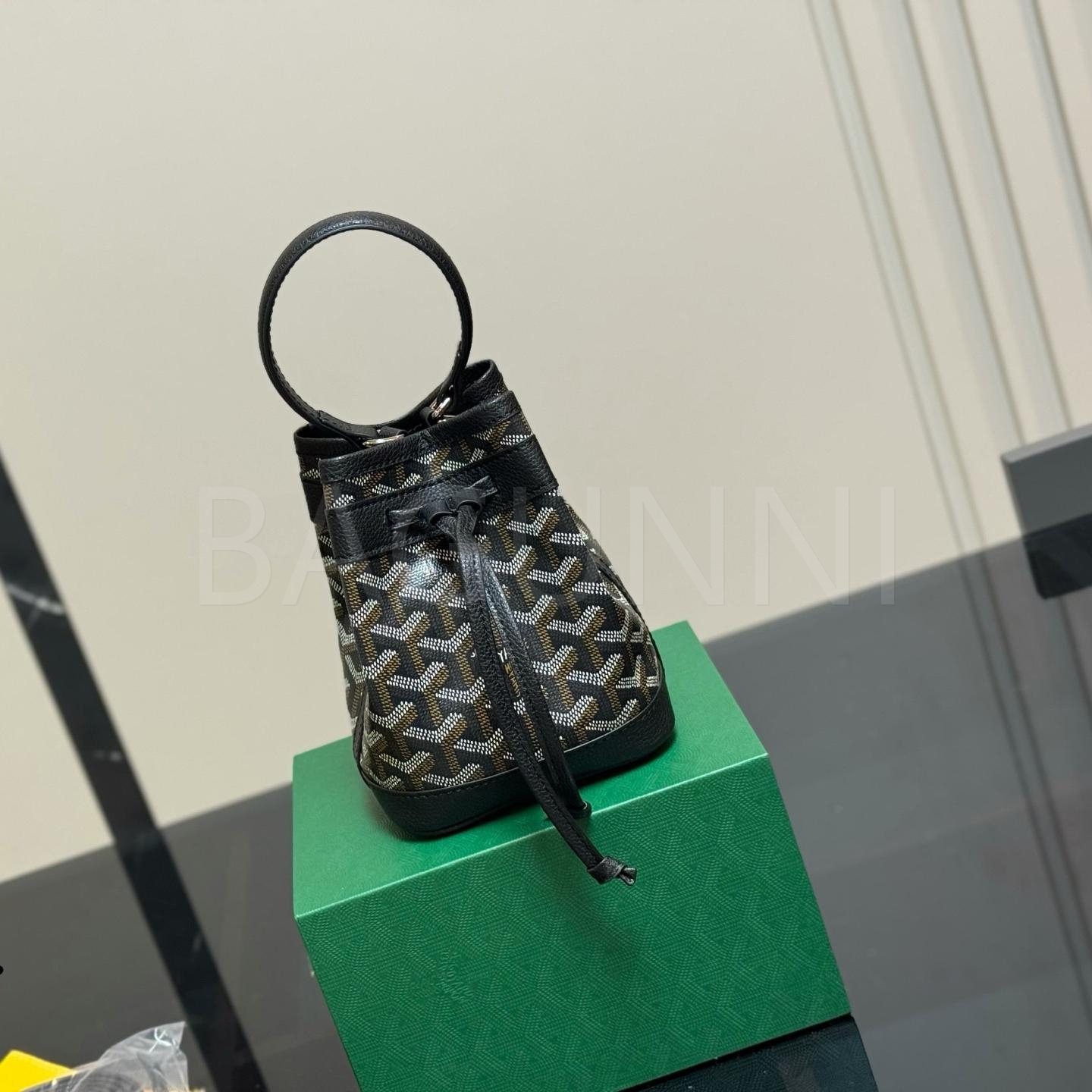 고야드 미니 버킷 백