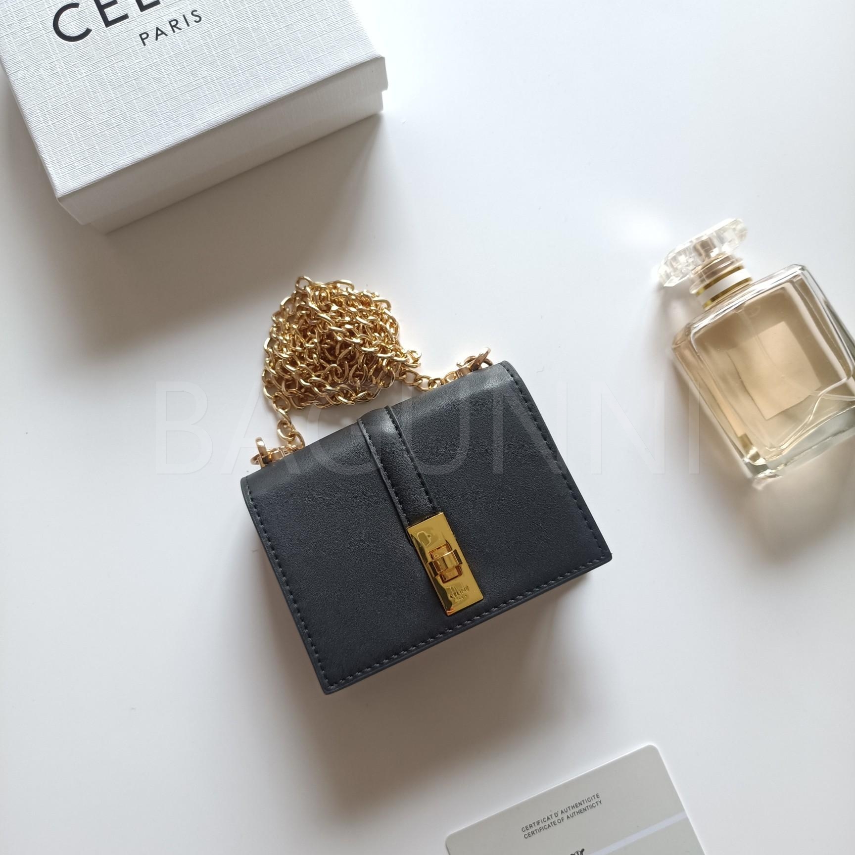 셀린느 트리옹프 플랩 카드지갑