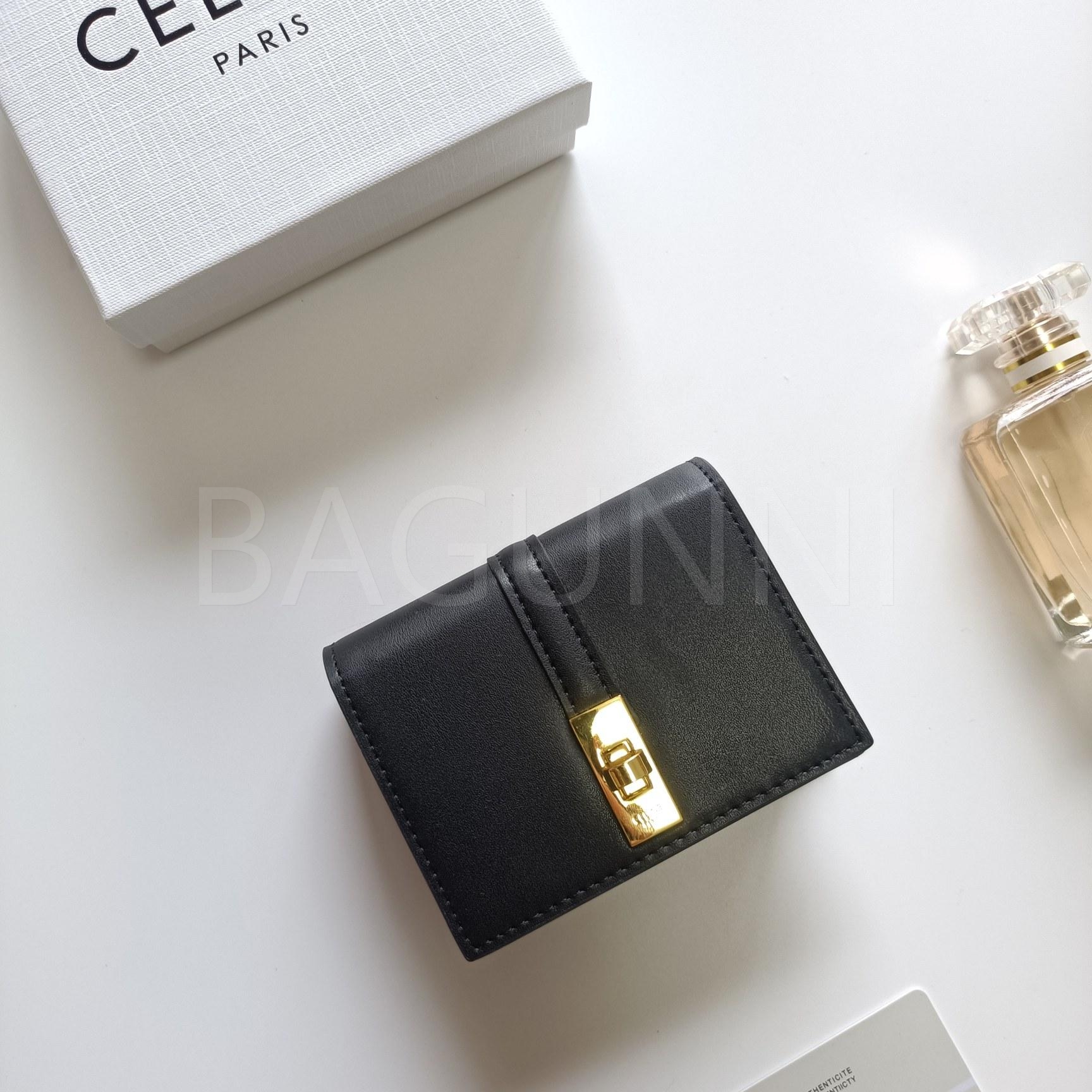 셀린느 트리옹프 플랩 카드지갑