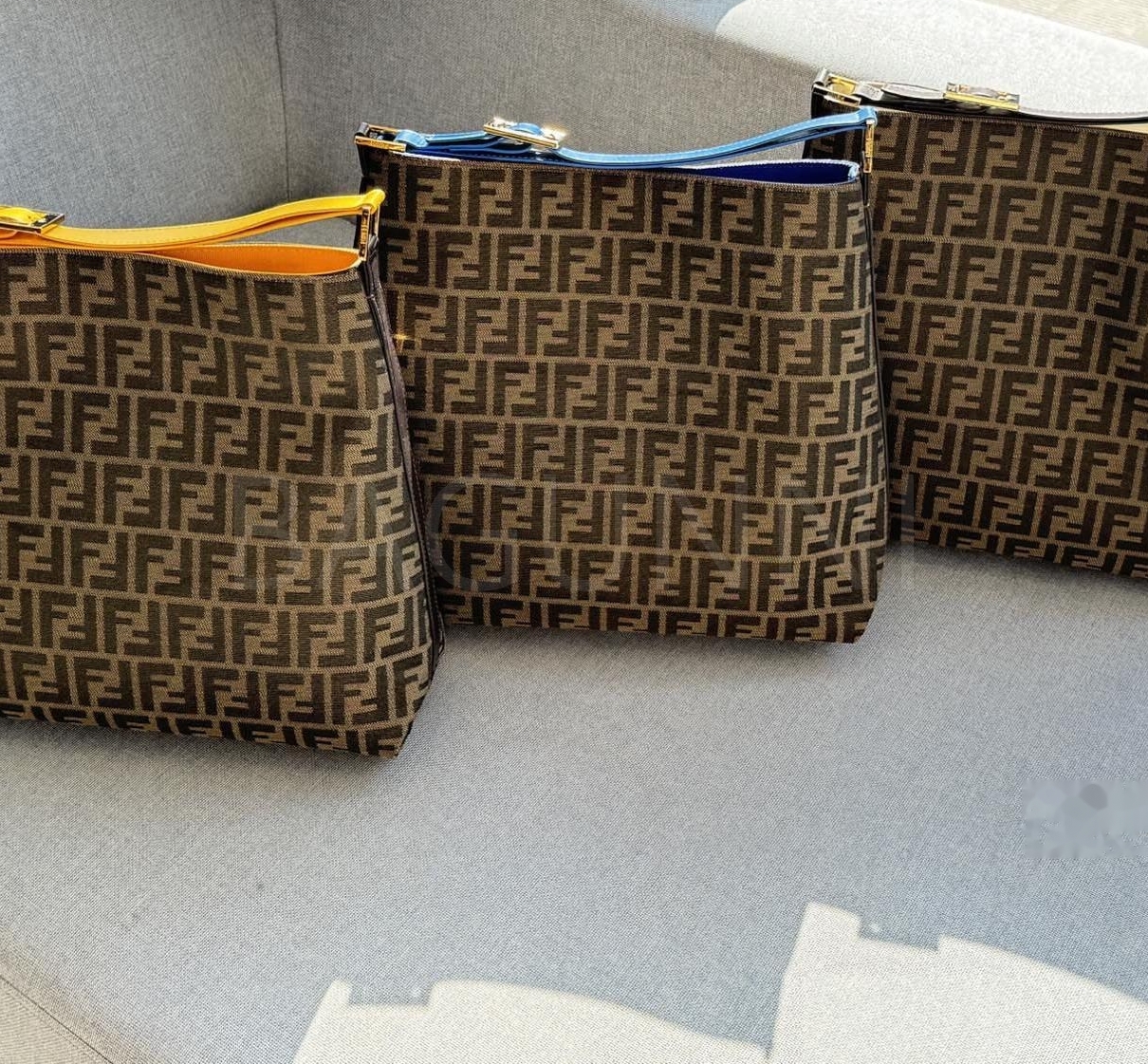 펜디 빈티지 쇼퍼백