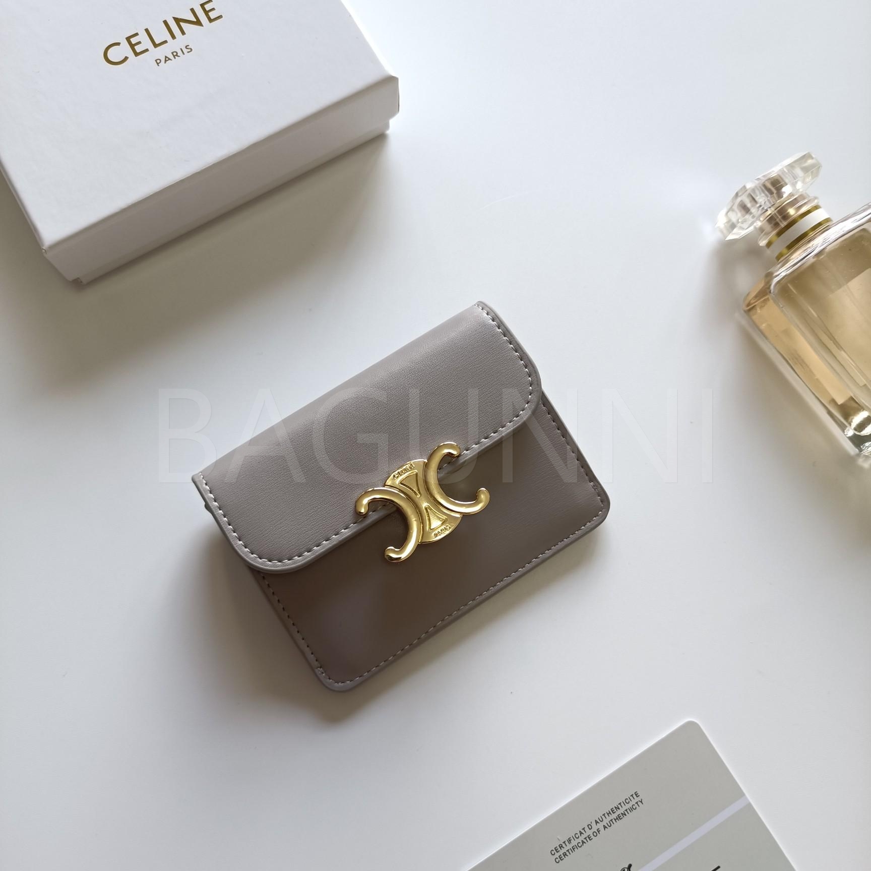 셀린느 트리옹프 플랩 카드지갑