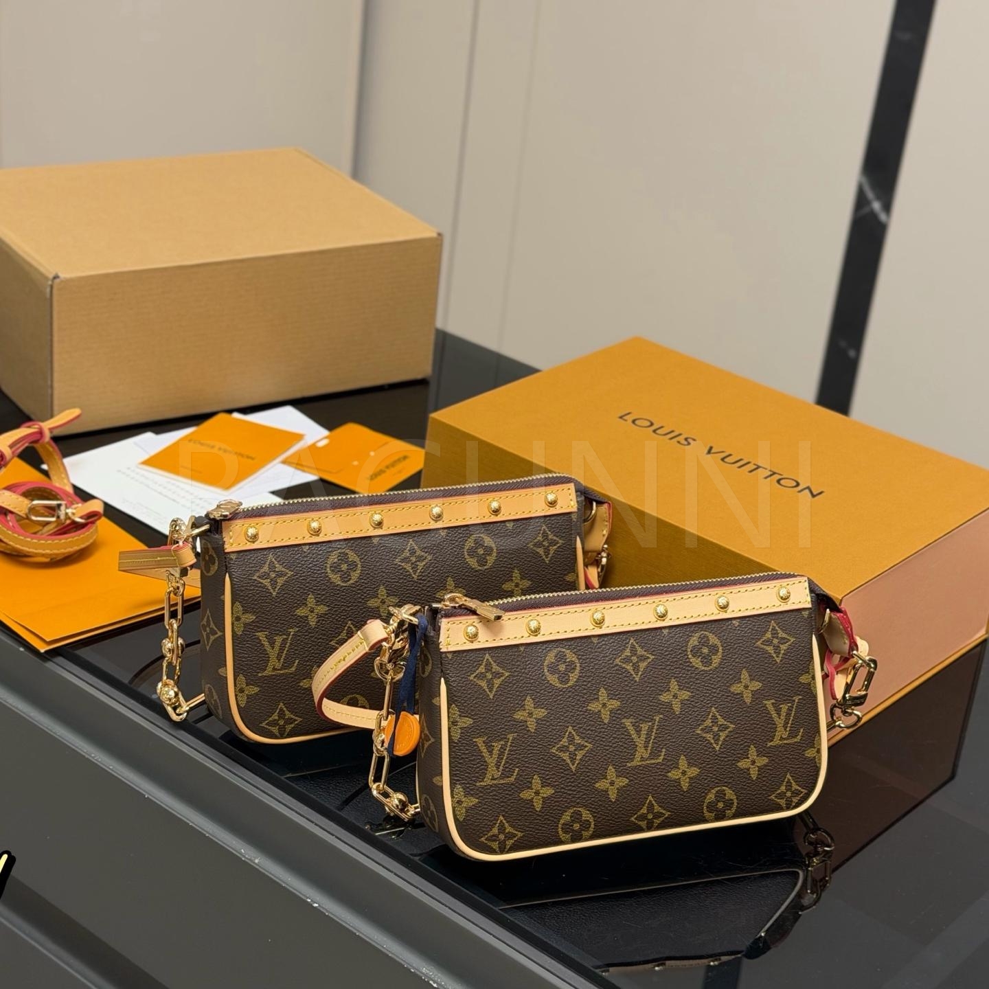 루이비통 숄더 파우치