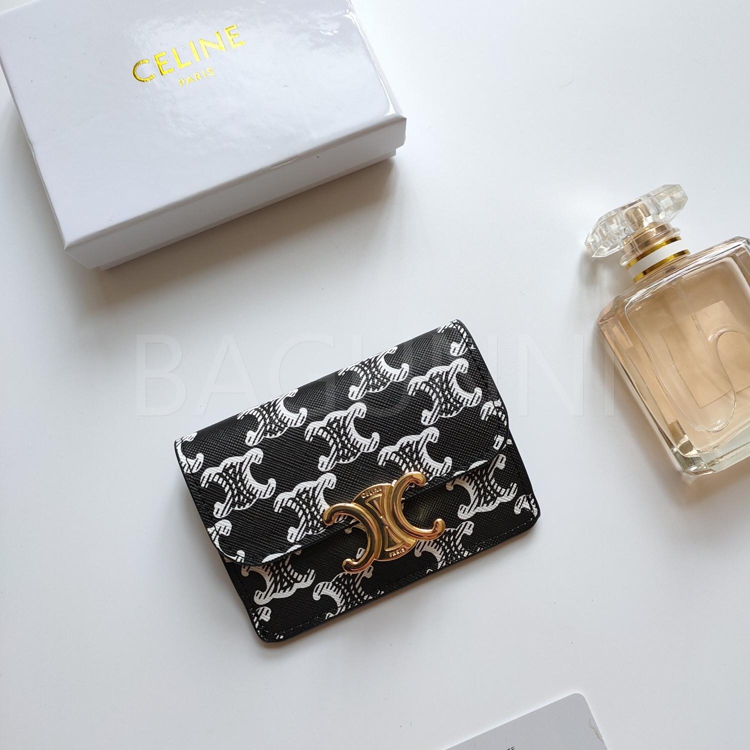 셀린느 트리옹프 플랩 카드지갑