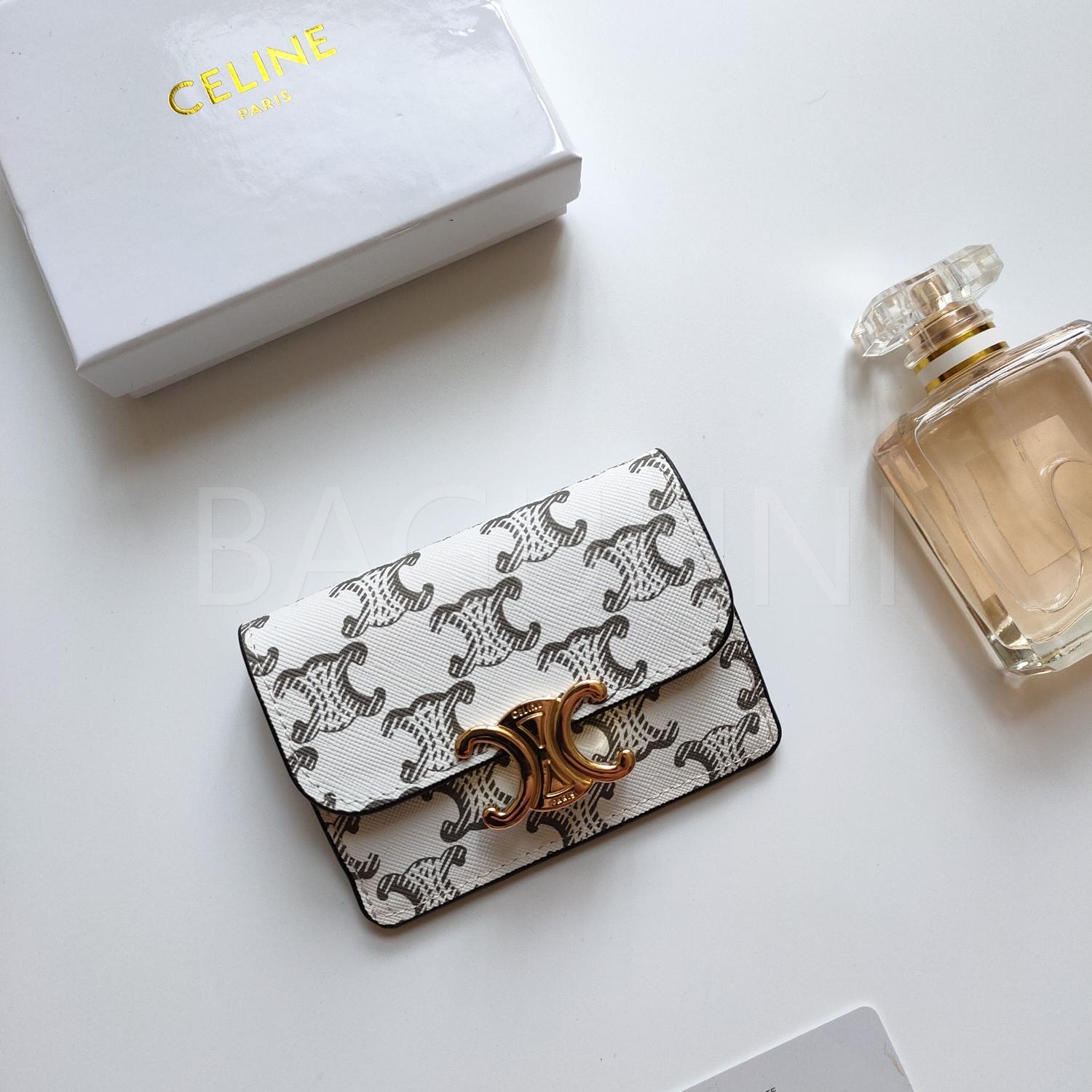 셀린느 트리옹프 플랩 카드지갑