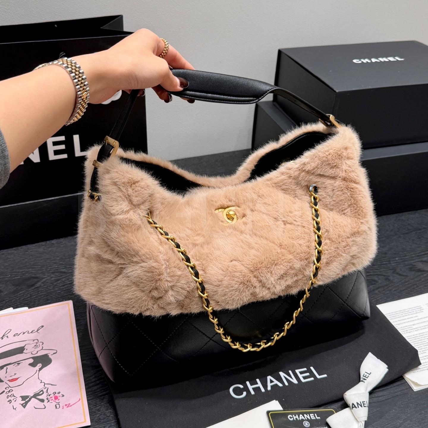 샤넬 퀼팅 토트백