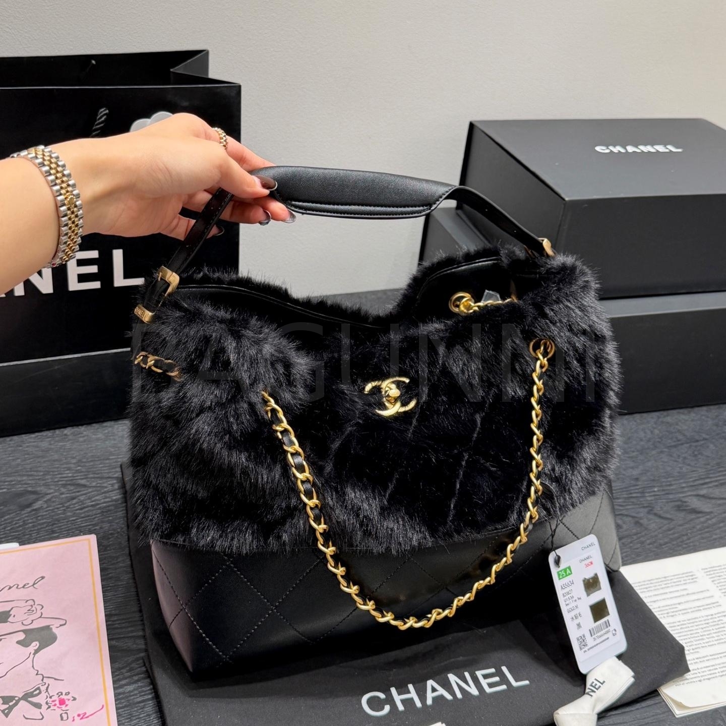 샤넬 퀼팅 토트백