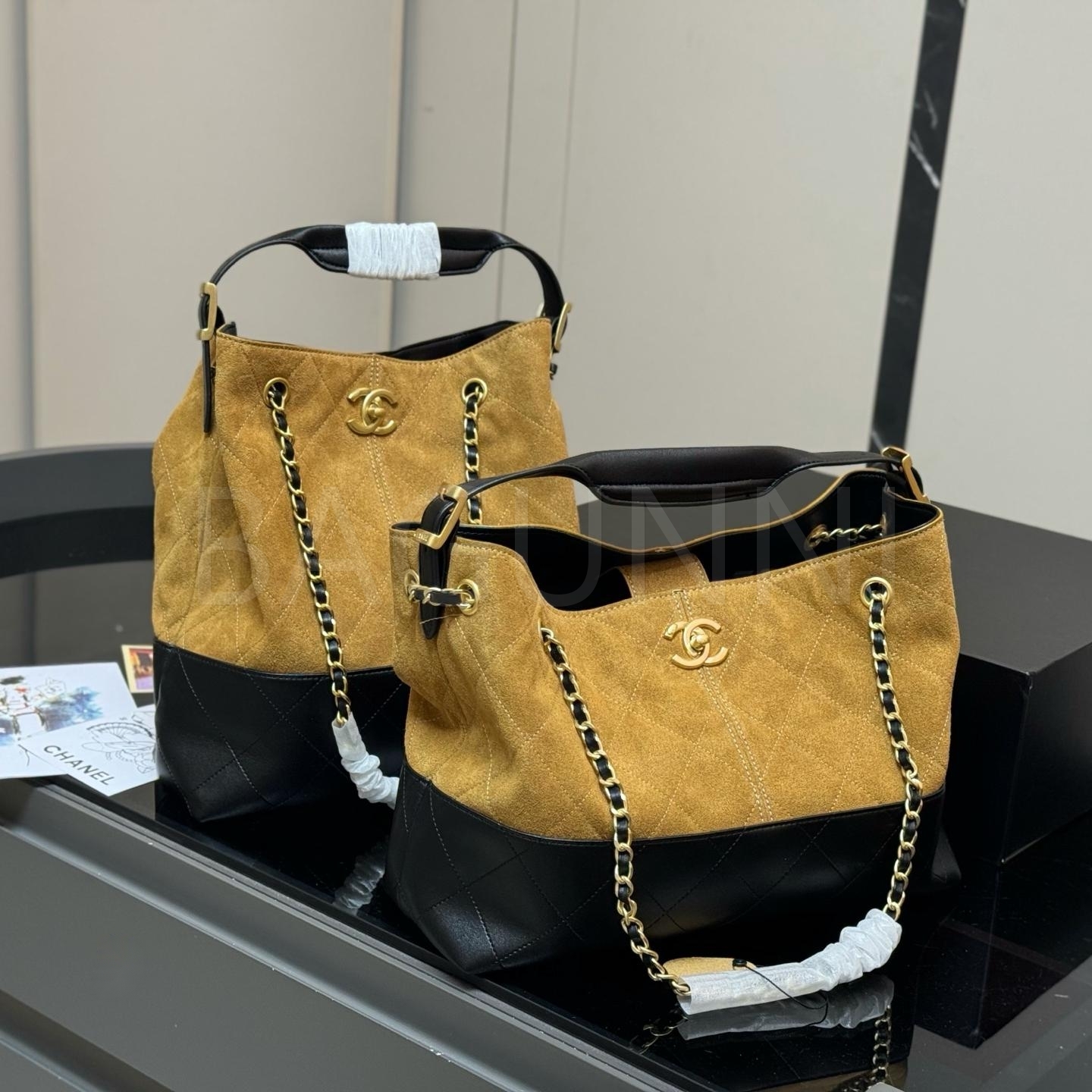 샤넬 25A 스웨이드 토트백