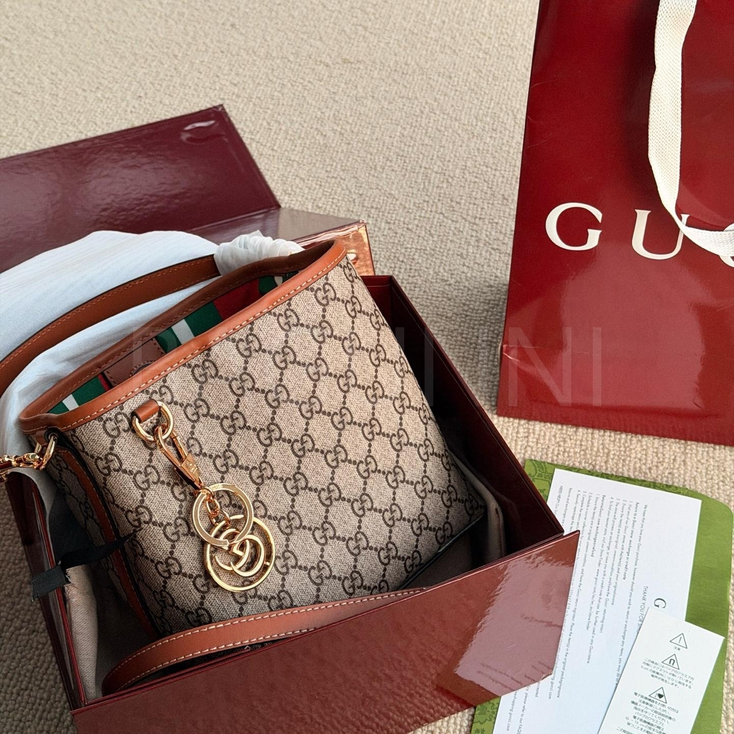 구찌 GG 패턴 버킷백