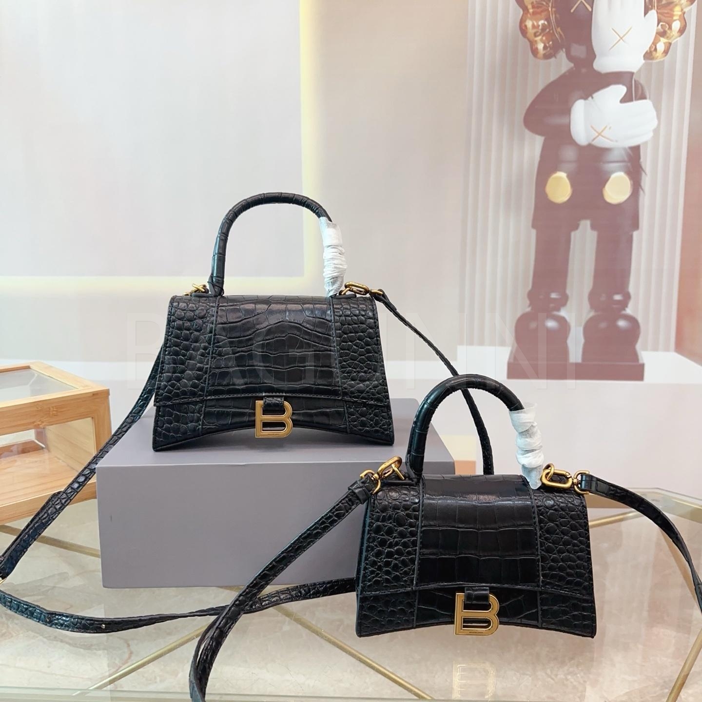 발렌시아가 아워글래스 탑핸들백