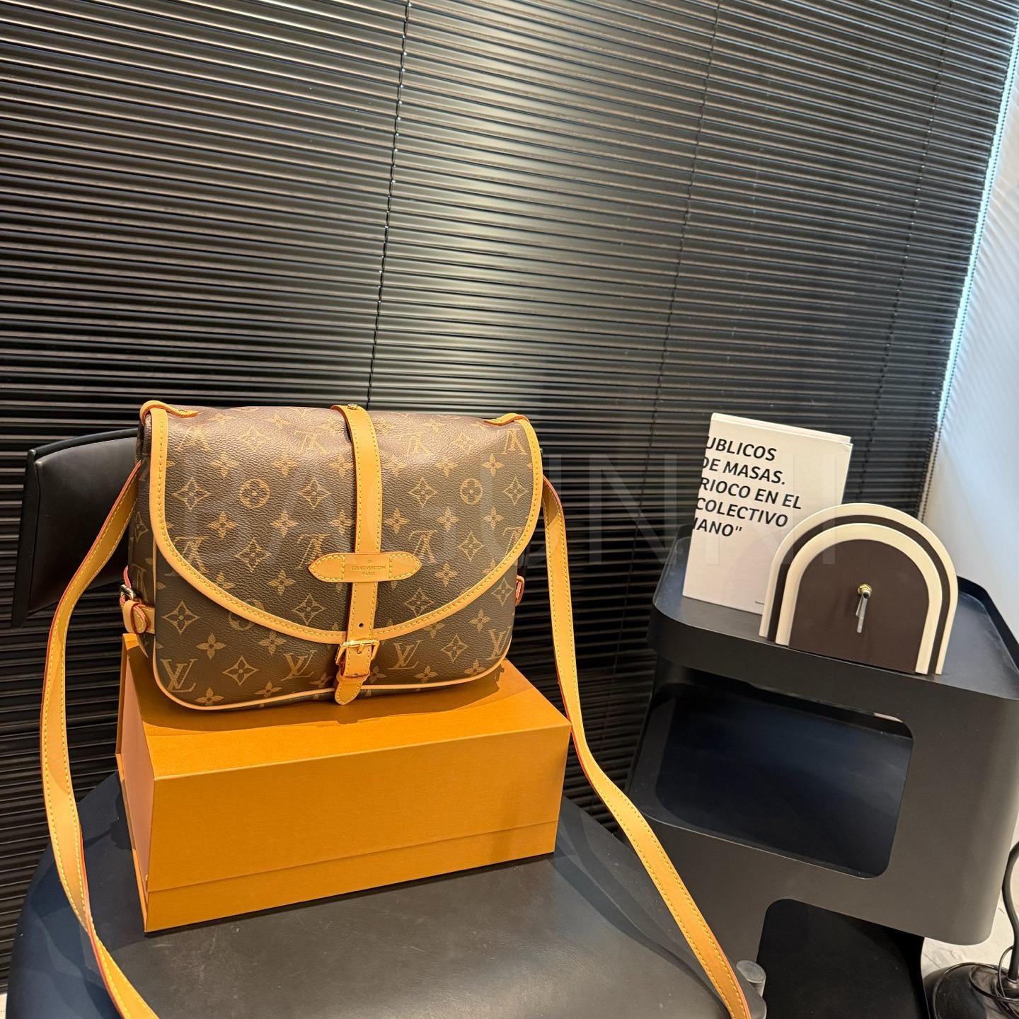 루이비통 트위스트 숄더백