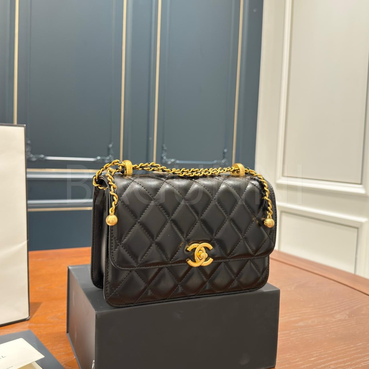 샤넬 더블 볼 WOC 체인 월렛