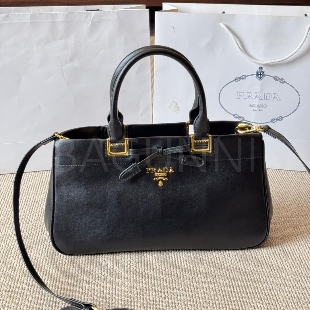 프라다 블랙 레더 탑핸들백
