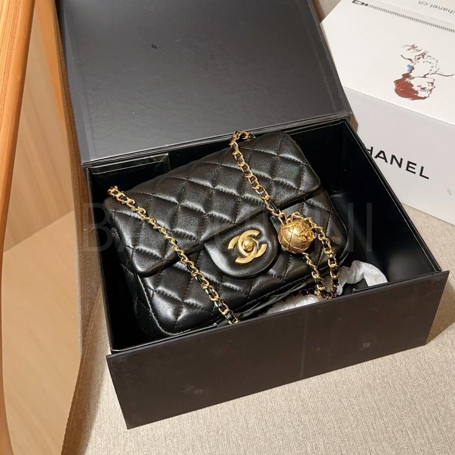 샤넬 금볼 스퀘어 플랩 백