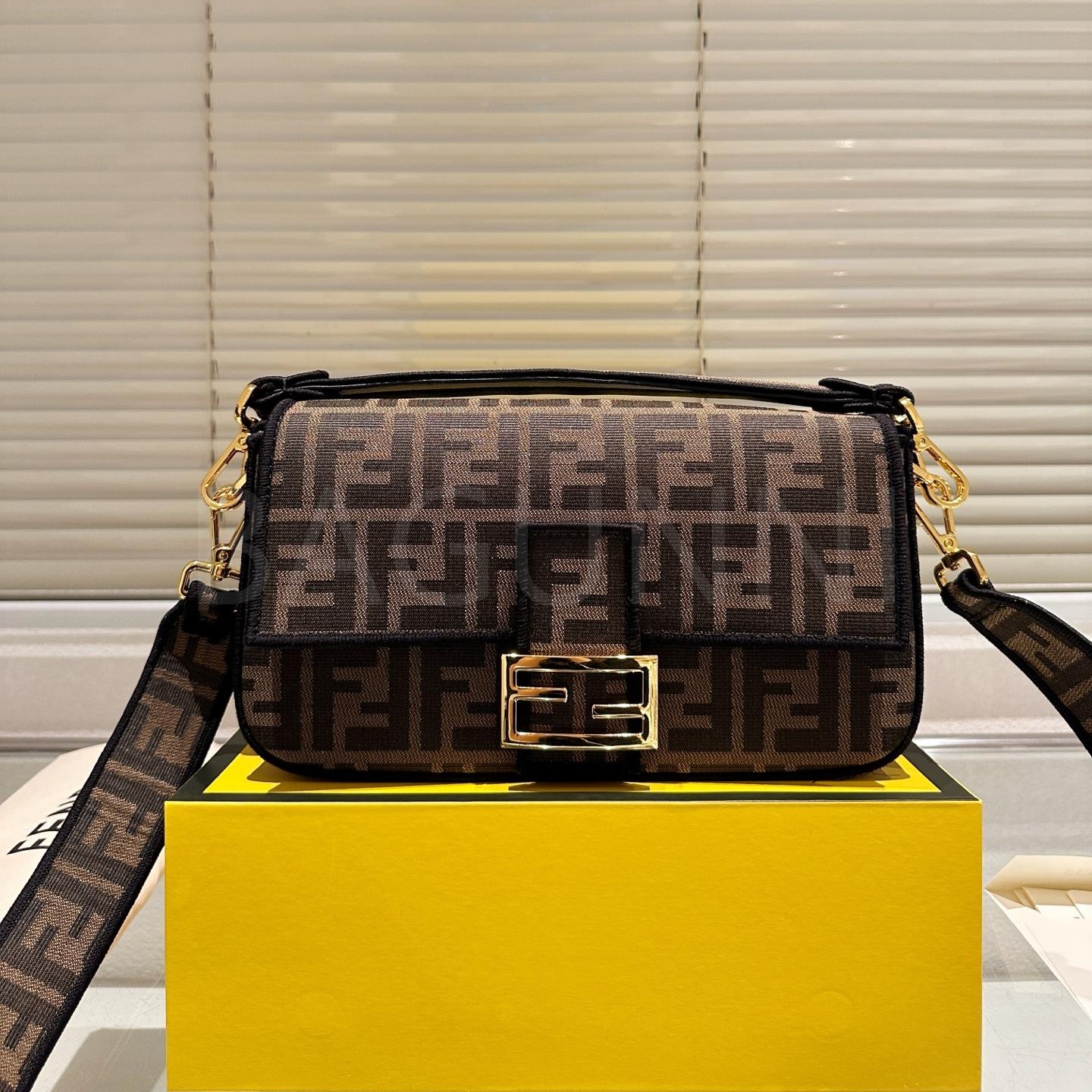 펜디 바게트 크로스백