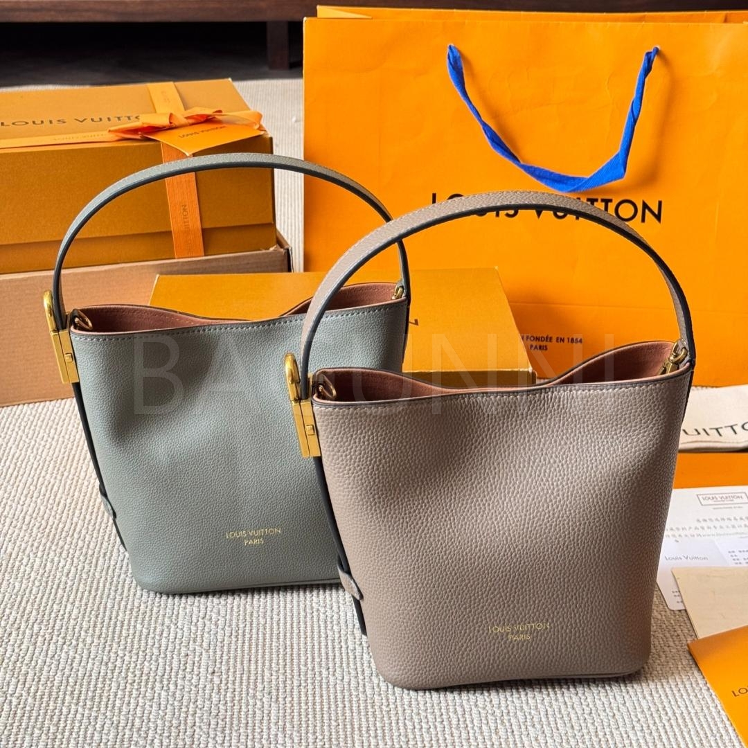 루이비통 올 인 BB 버킷백