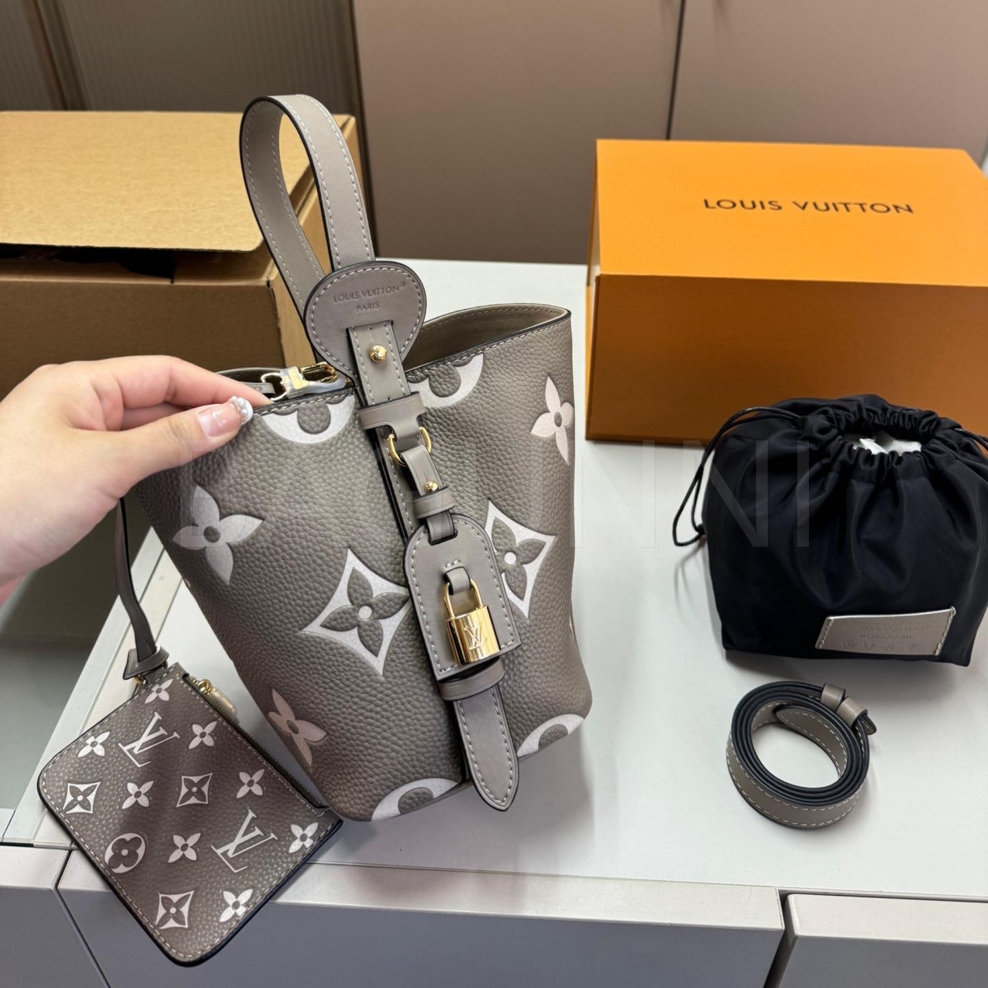 루이비통 올 인 버킷 백