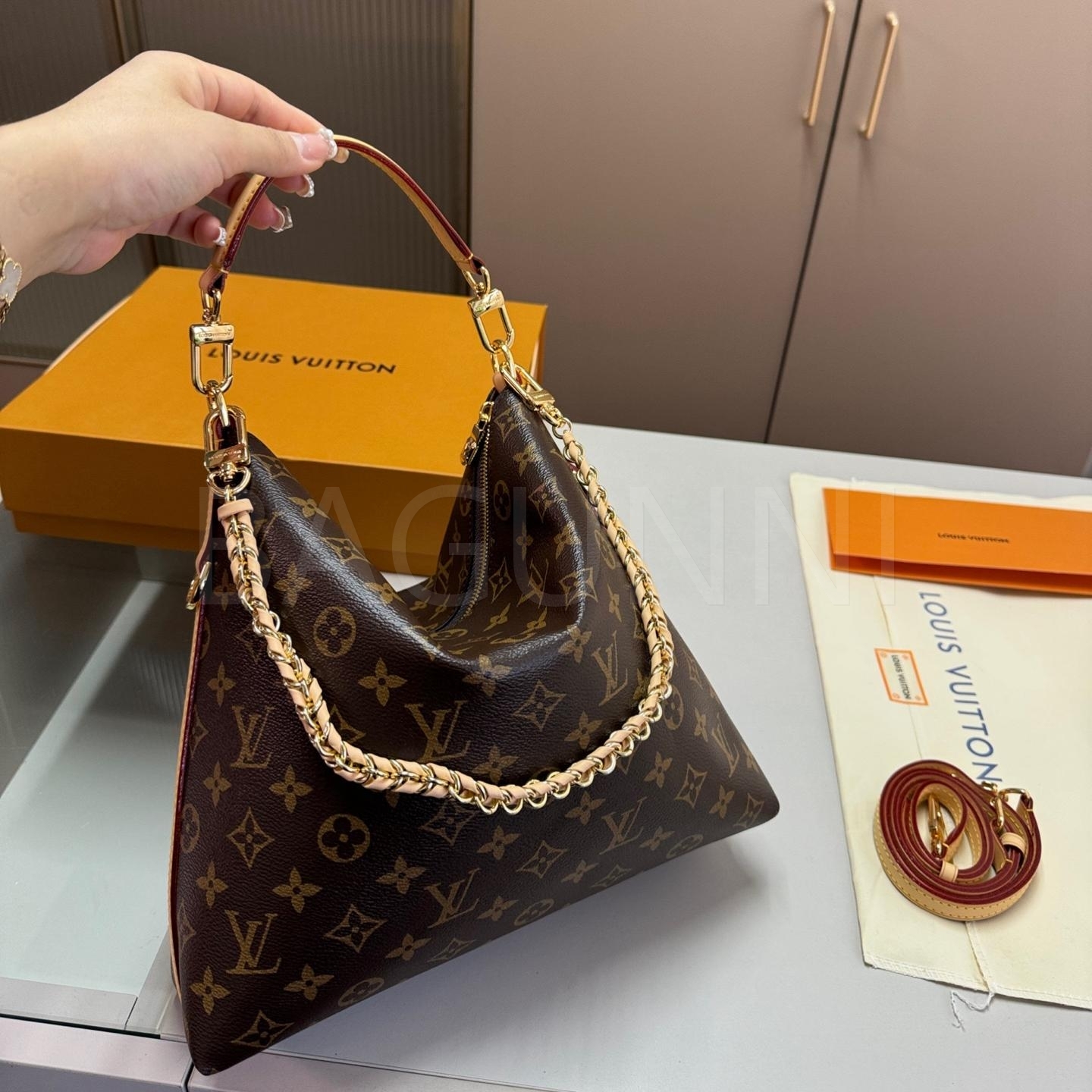 루이비통 멀티 포쉐트 크로스백