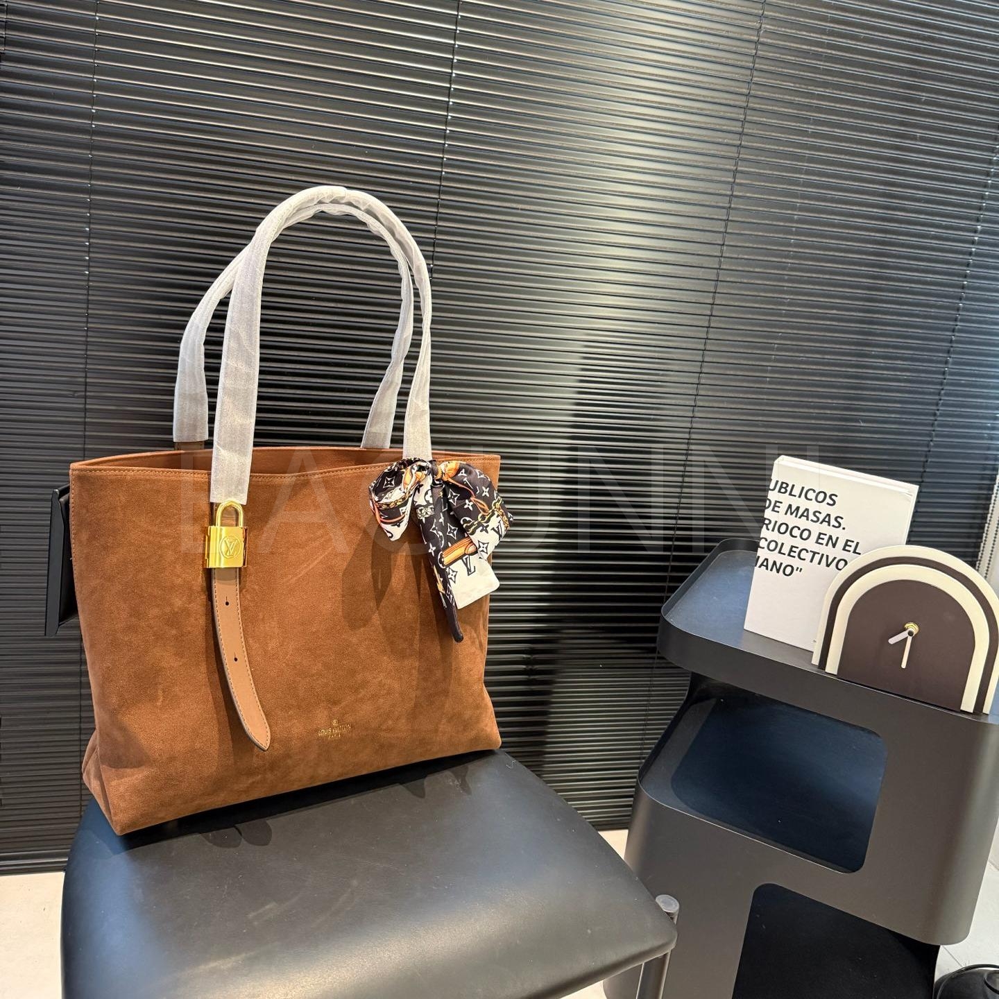 루이비통 로우 키 호보백