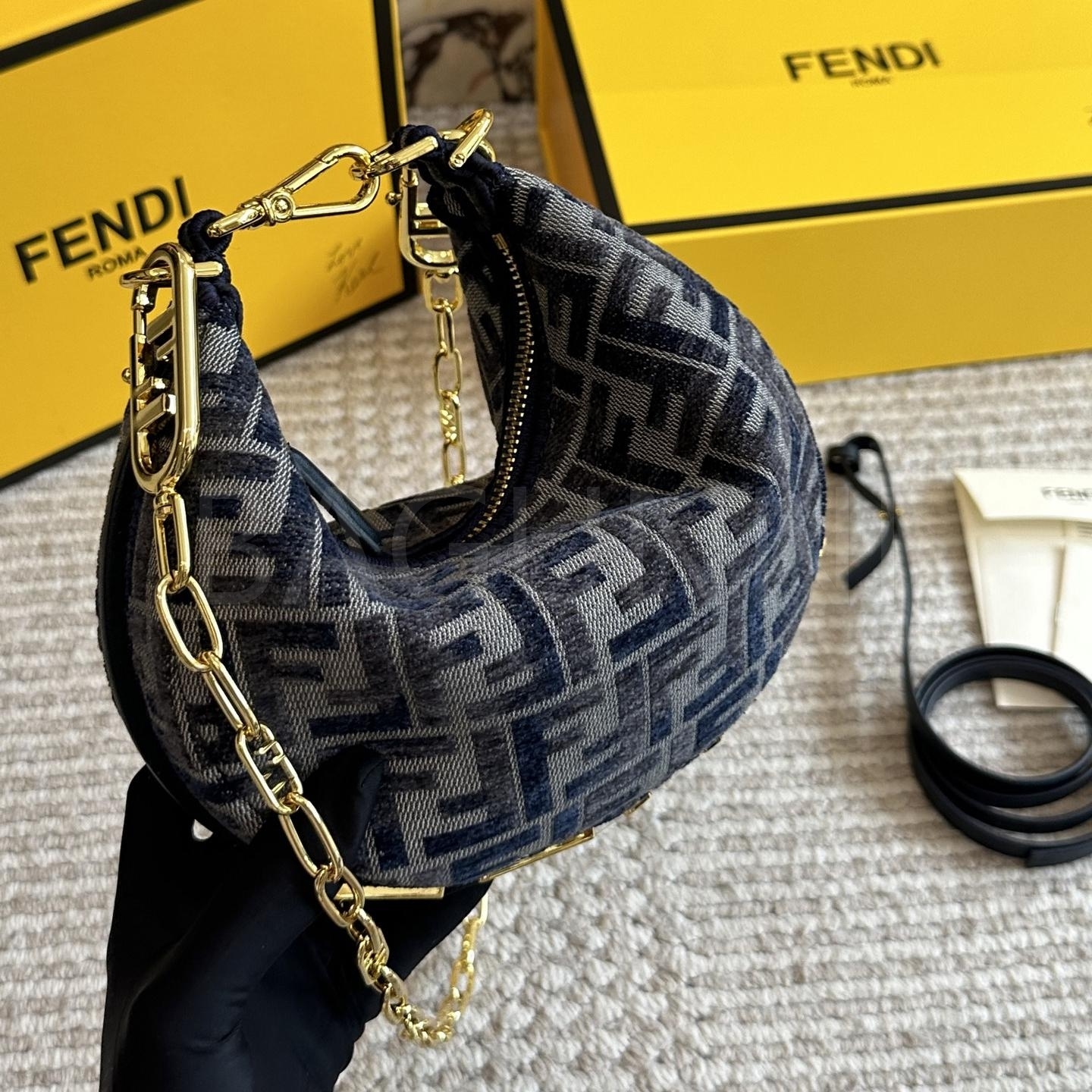 펜디 FF 바게트 숄더백