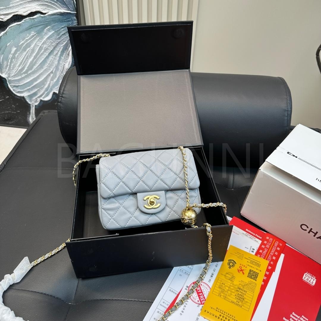 샤넬 금볼 스퀘어 플랩 백