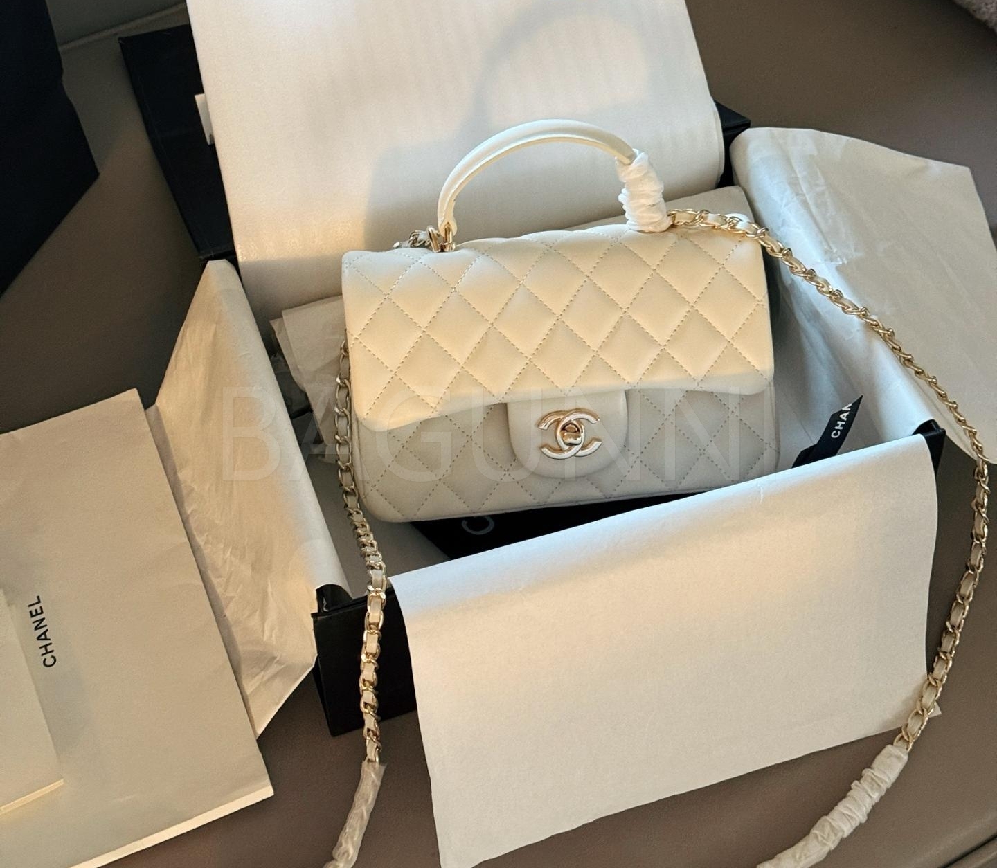 샤넬 클래식 플랩 탑핸들백