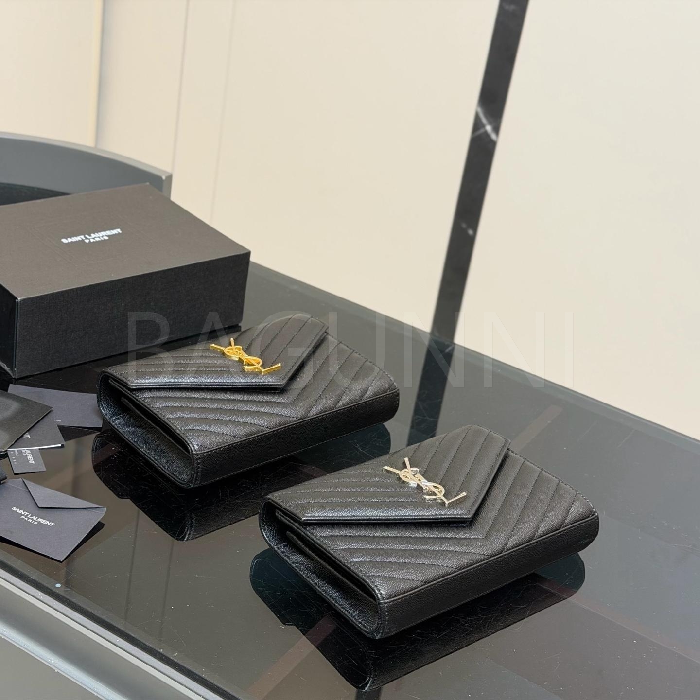 YSL 22 체인 숄더백