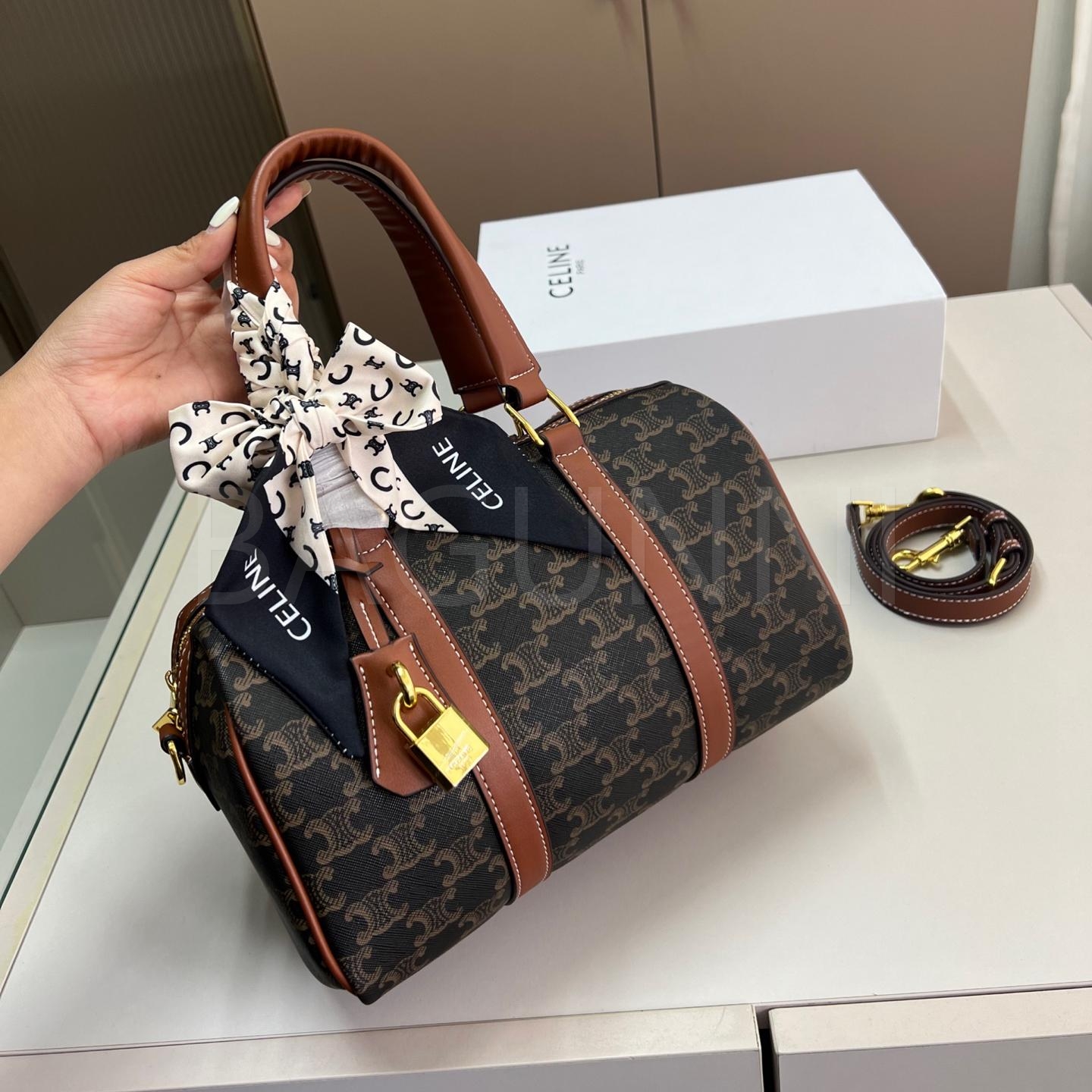 셀린느 트리옹프 보스턴백