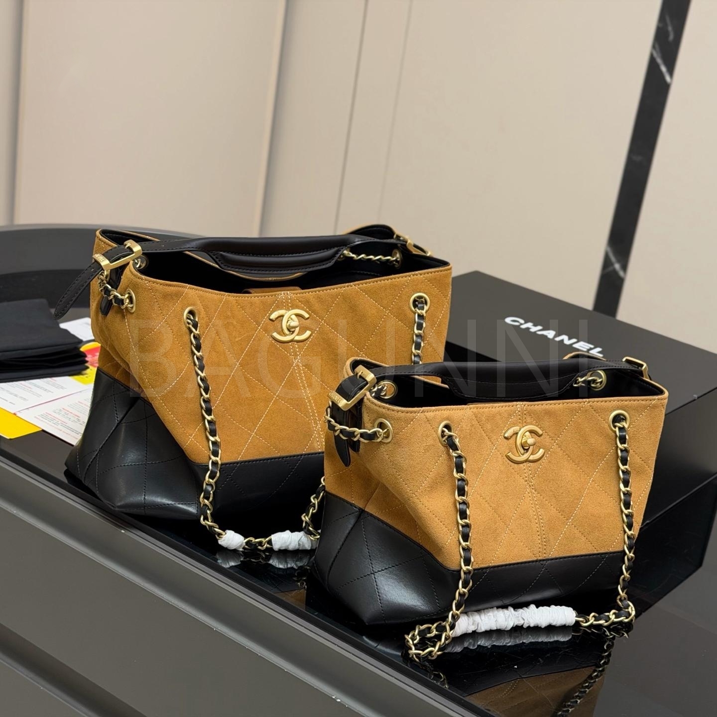 샤넬 25A 스웨이드 호보 백