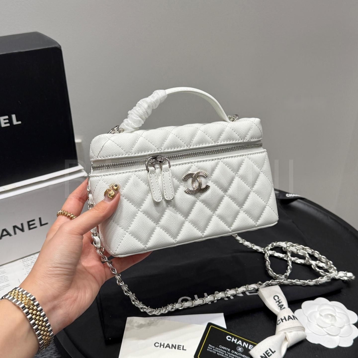 샤넬 25C 런치박스 체인 백