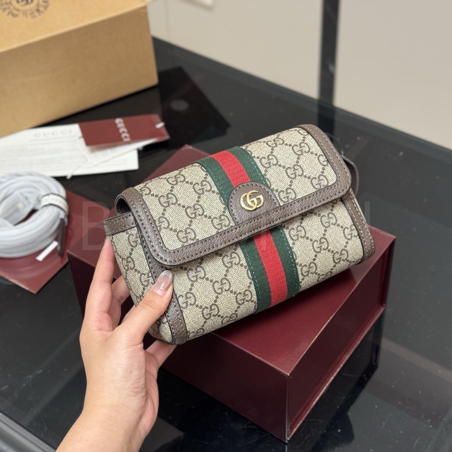 구찌 19 카메라백