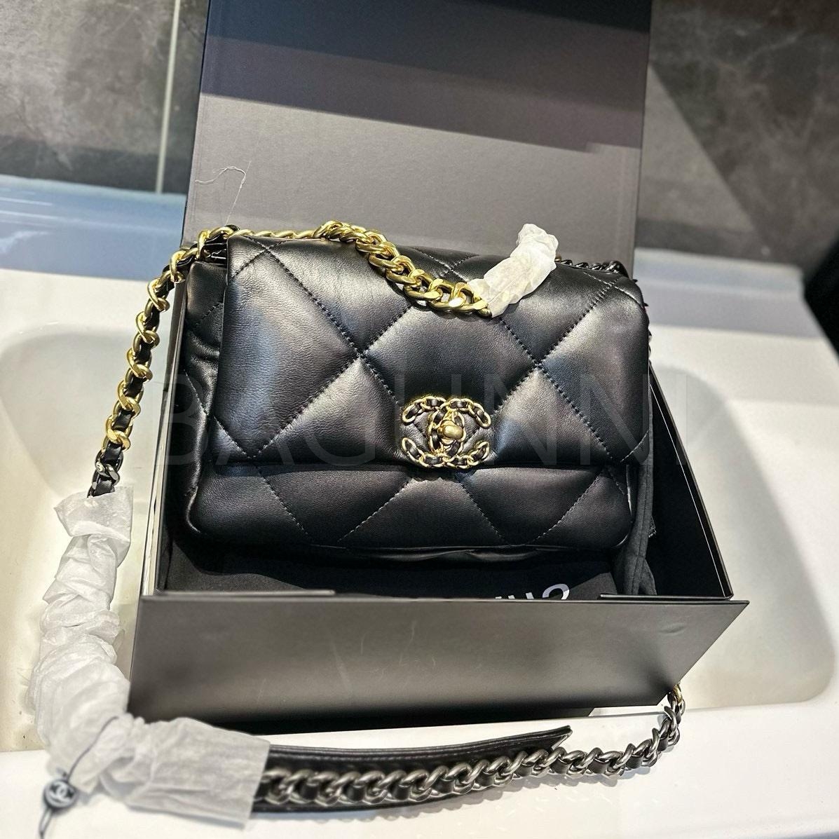 샤넬 19 플랩 백