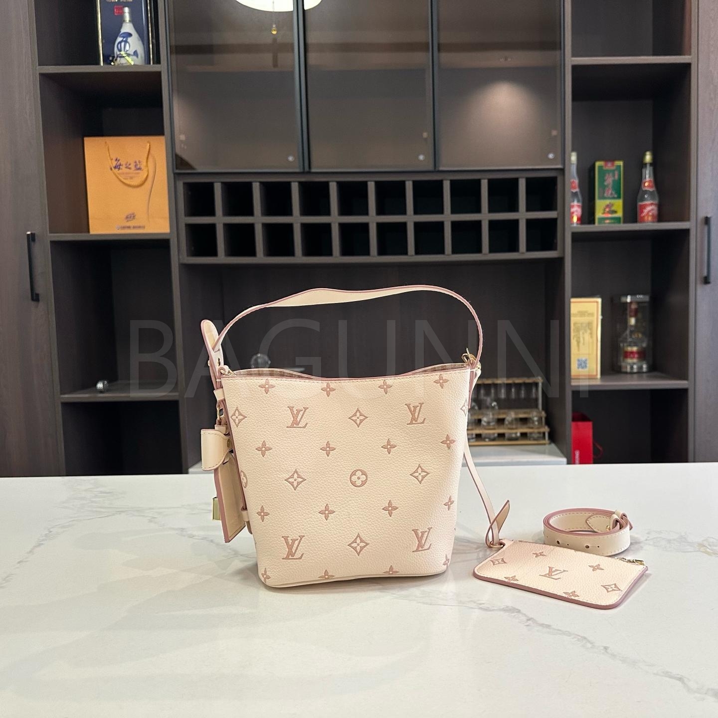 루이비통 노에 버킷 백