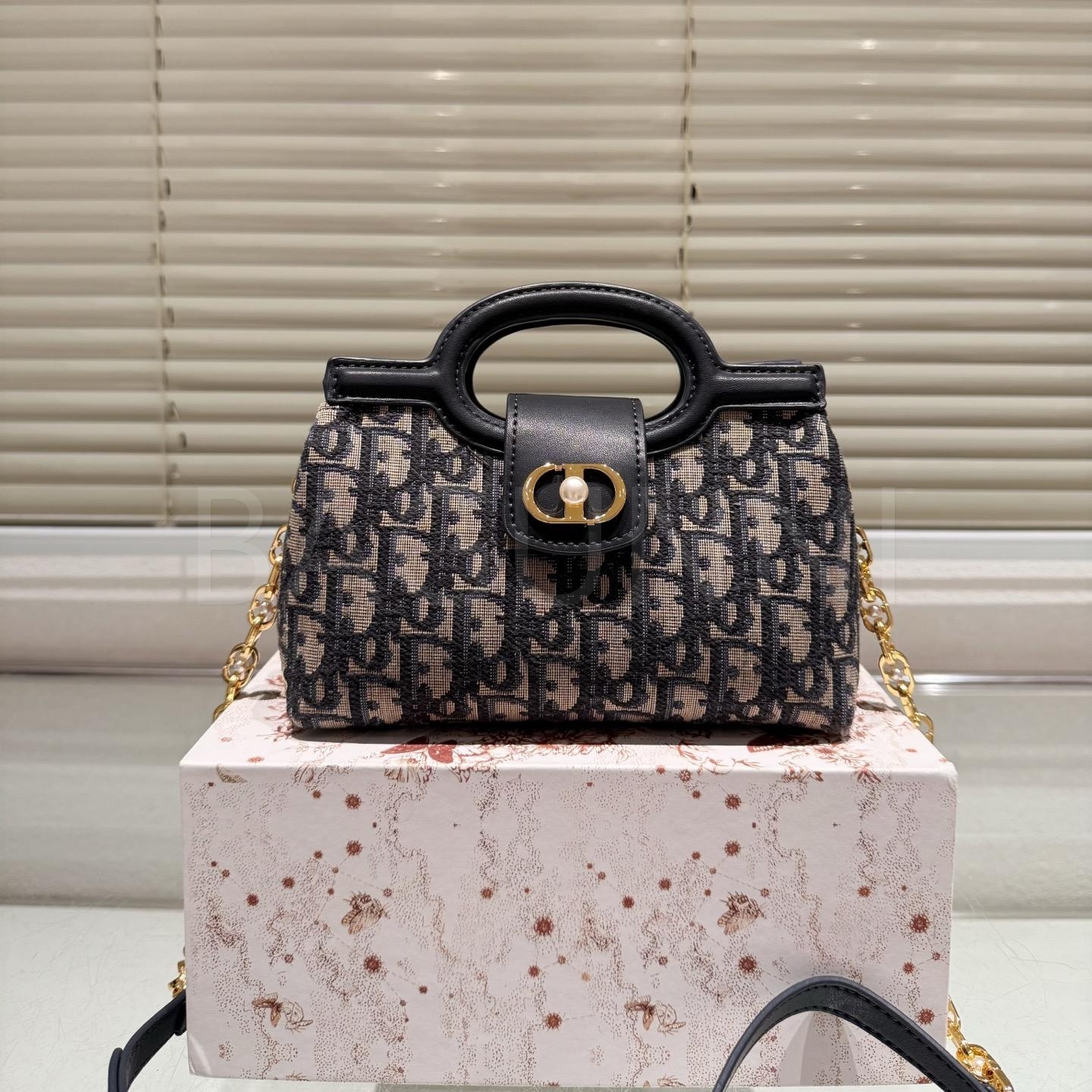 디올 졸리 토트백