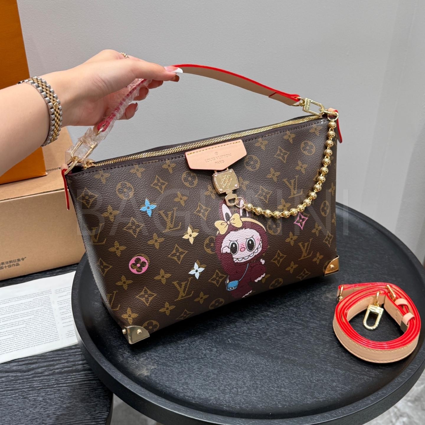 루이비통 25SS 호보 토트백