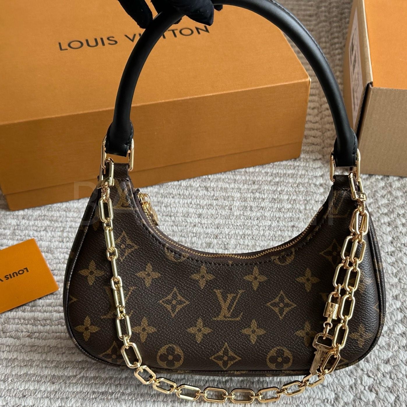 루이비통 캐치 숄더백